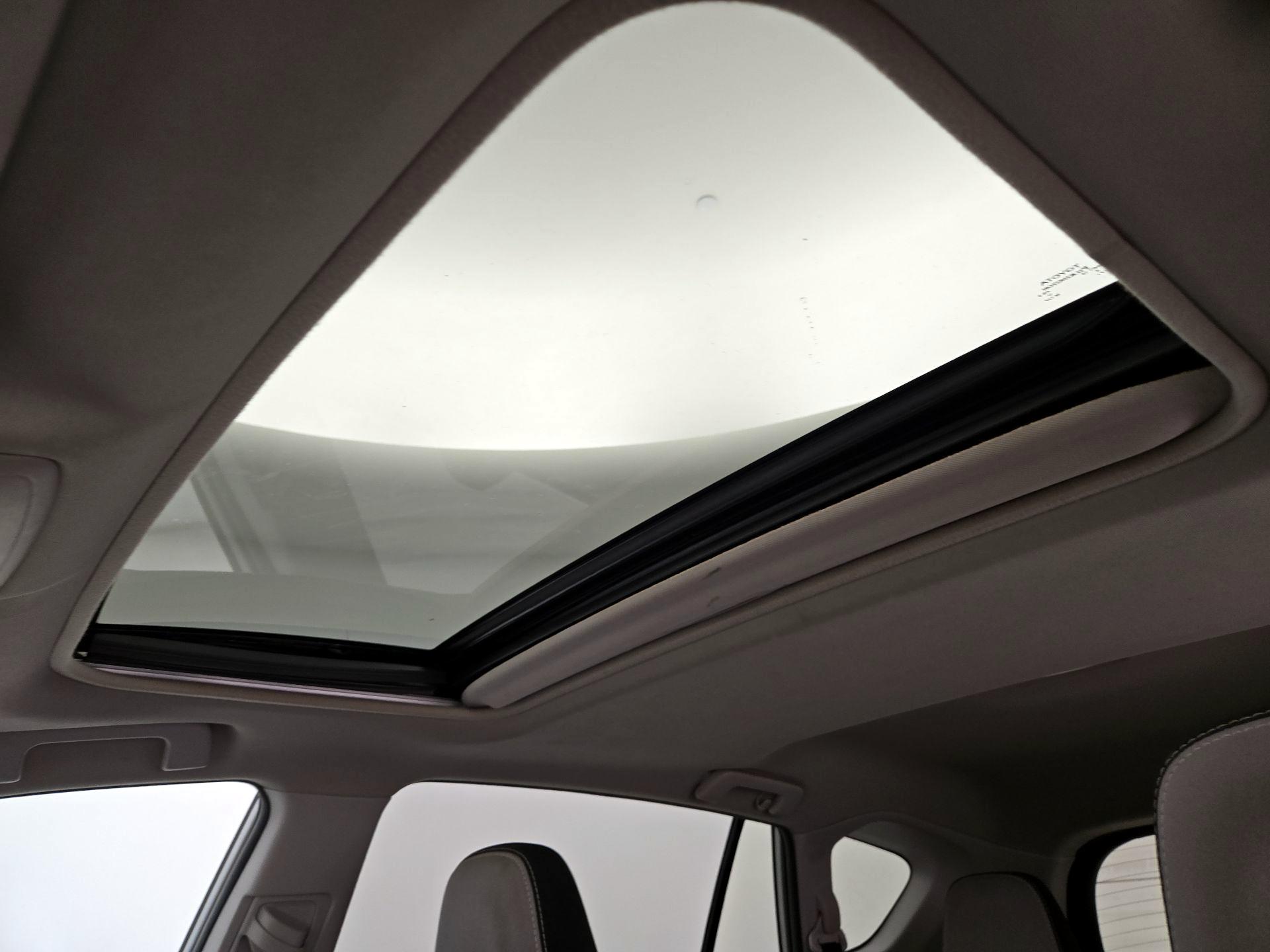 Thumbnail: 2016 Toyota RAV4 - 19