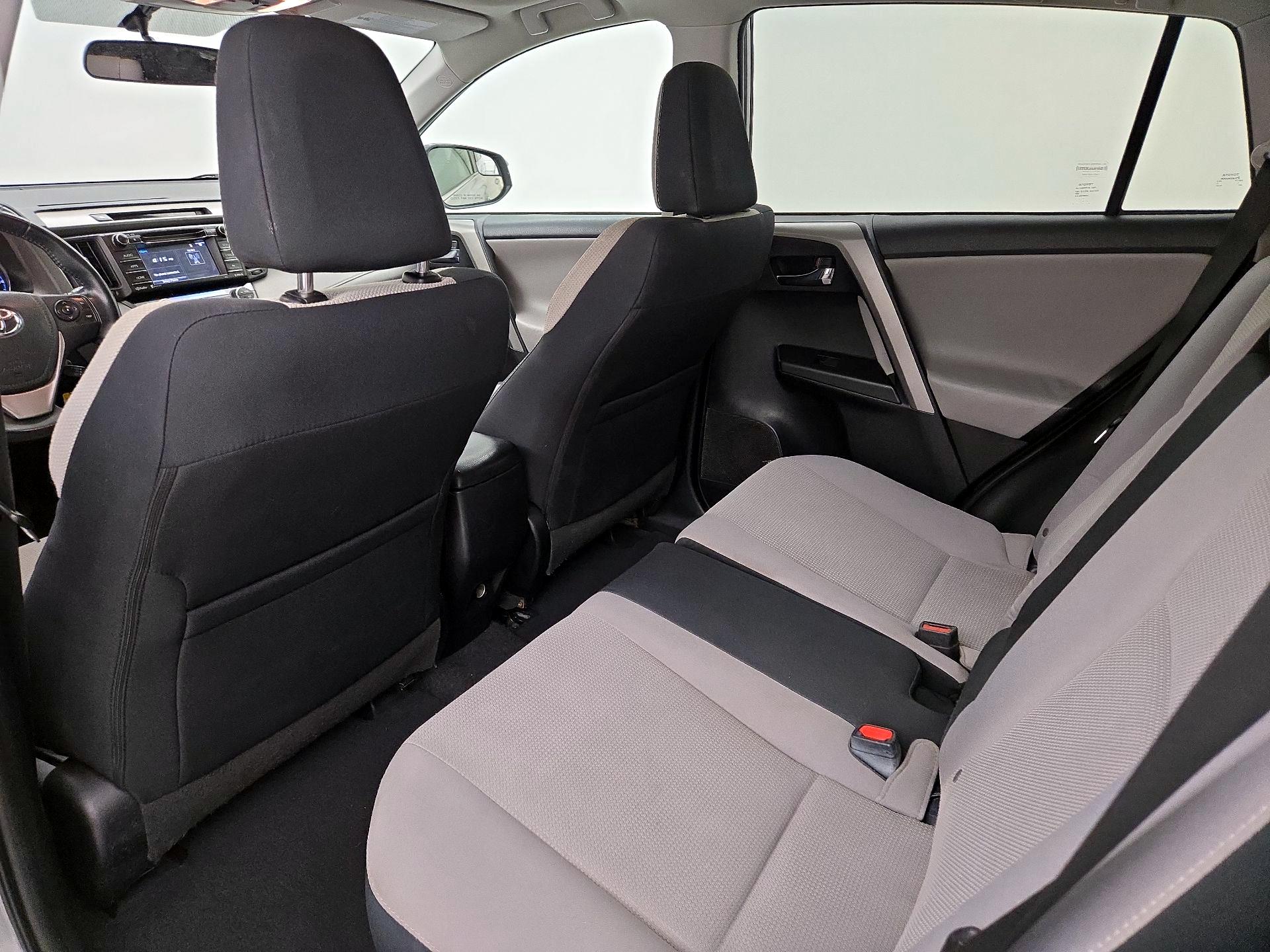 Thumbnail: 2016 Toyota RAV4 - 20