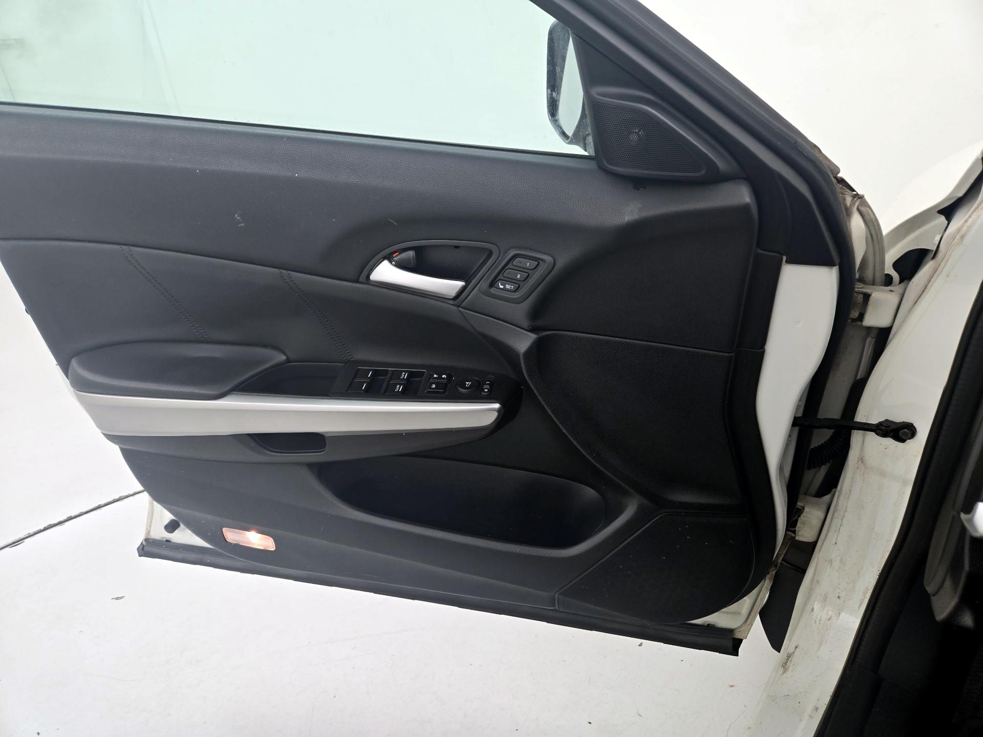 Thumbnail: 2014 Honda Accord Crosstour - 12