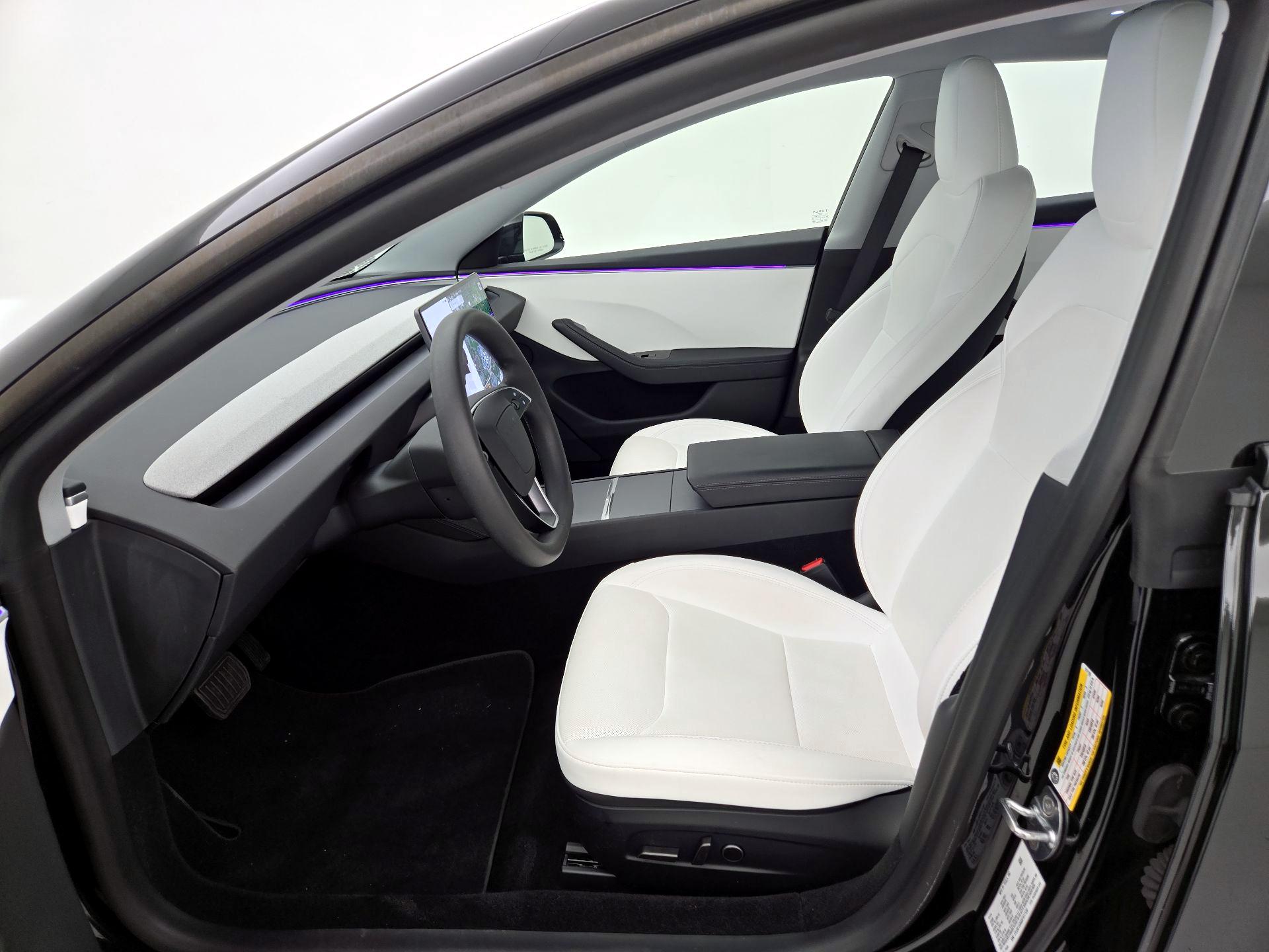 Thumbnail: 2025 Tesla Model 3 - 11