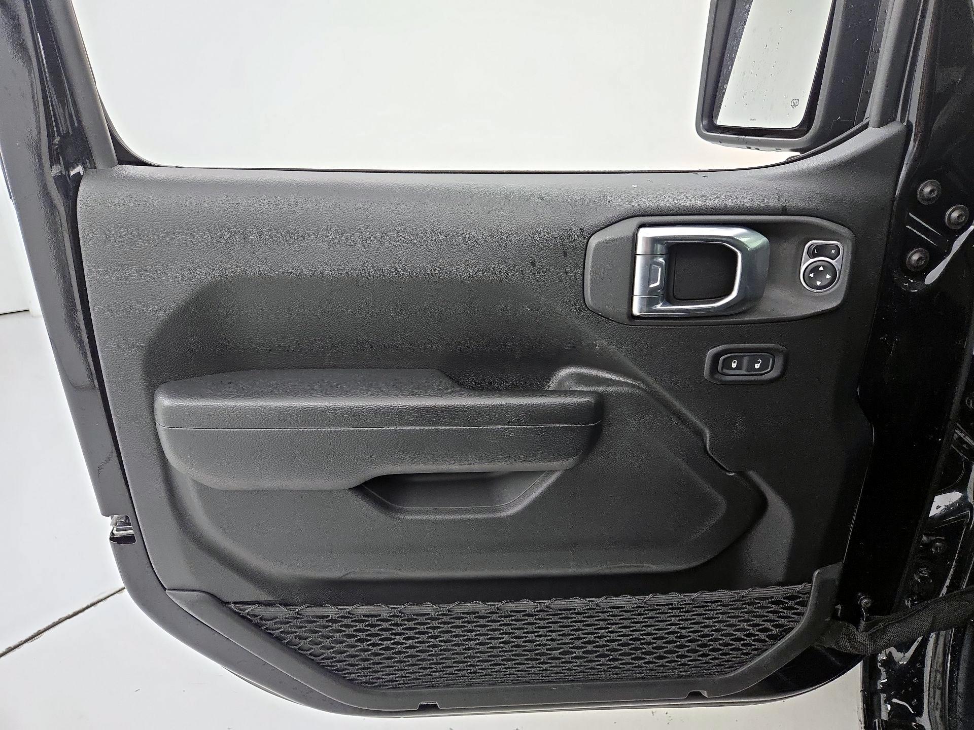 Thumbnail: 2022 Jeep Gladiator - 12