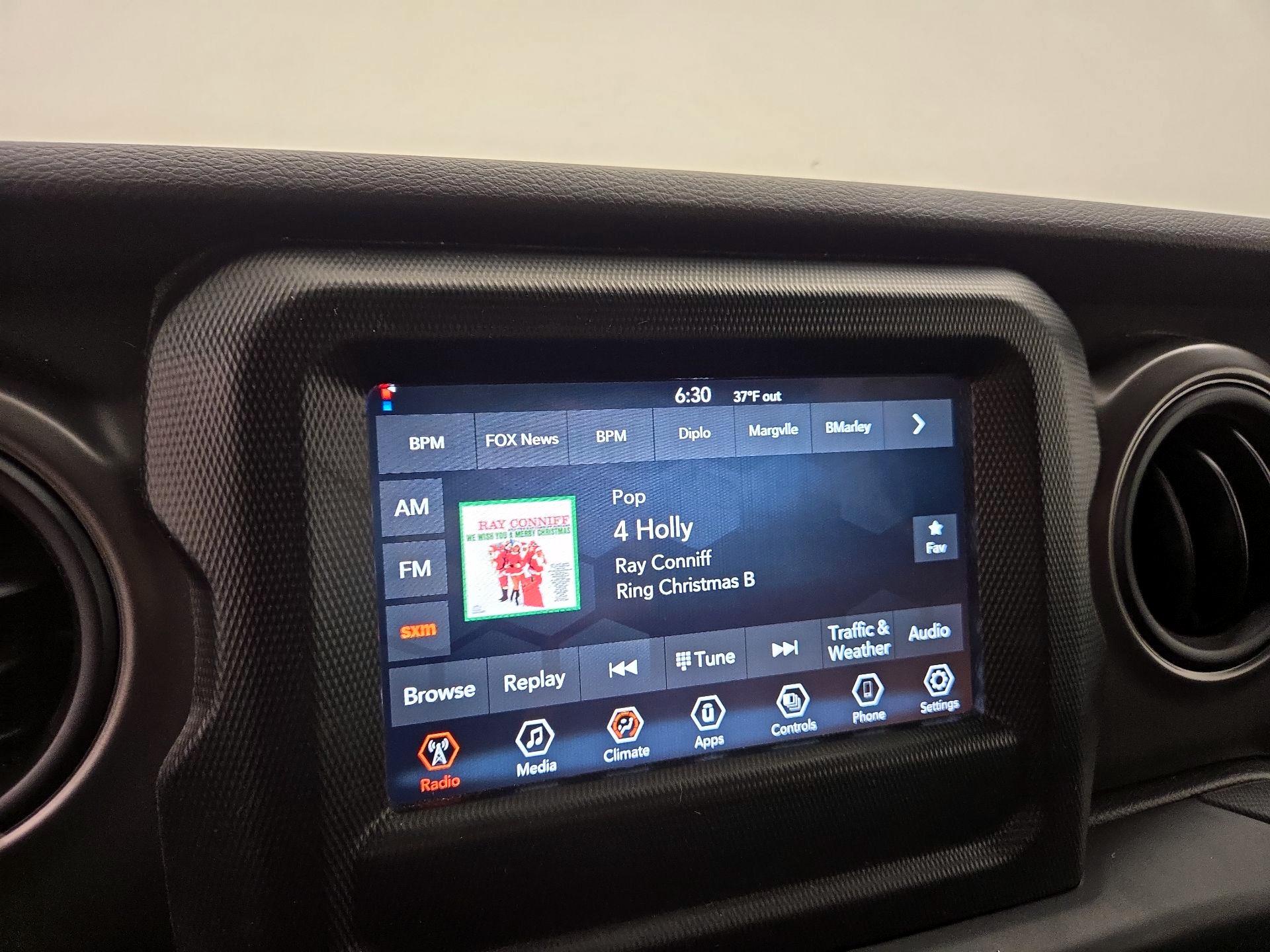 Thumbnail: 2022 Jeep Gladiator - 15