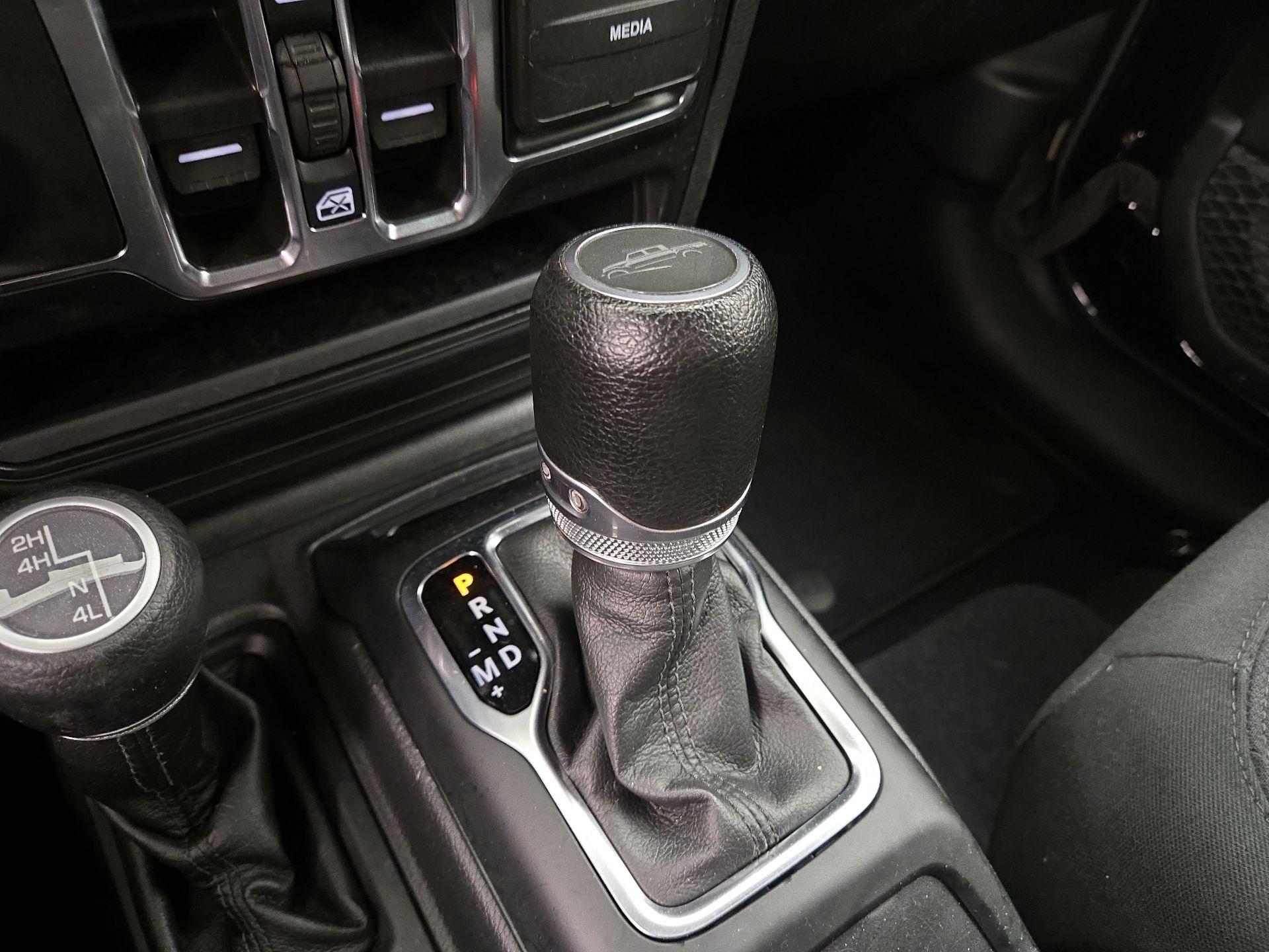 Thumbnail: 2022 Jeep Gladiator - 17