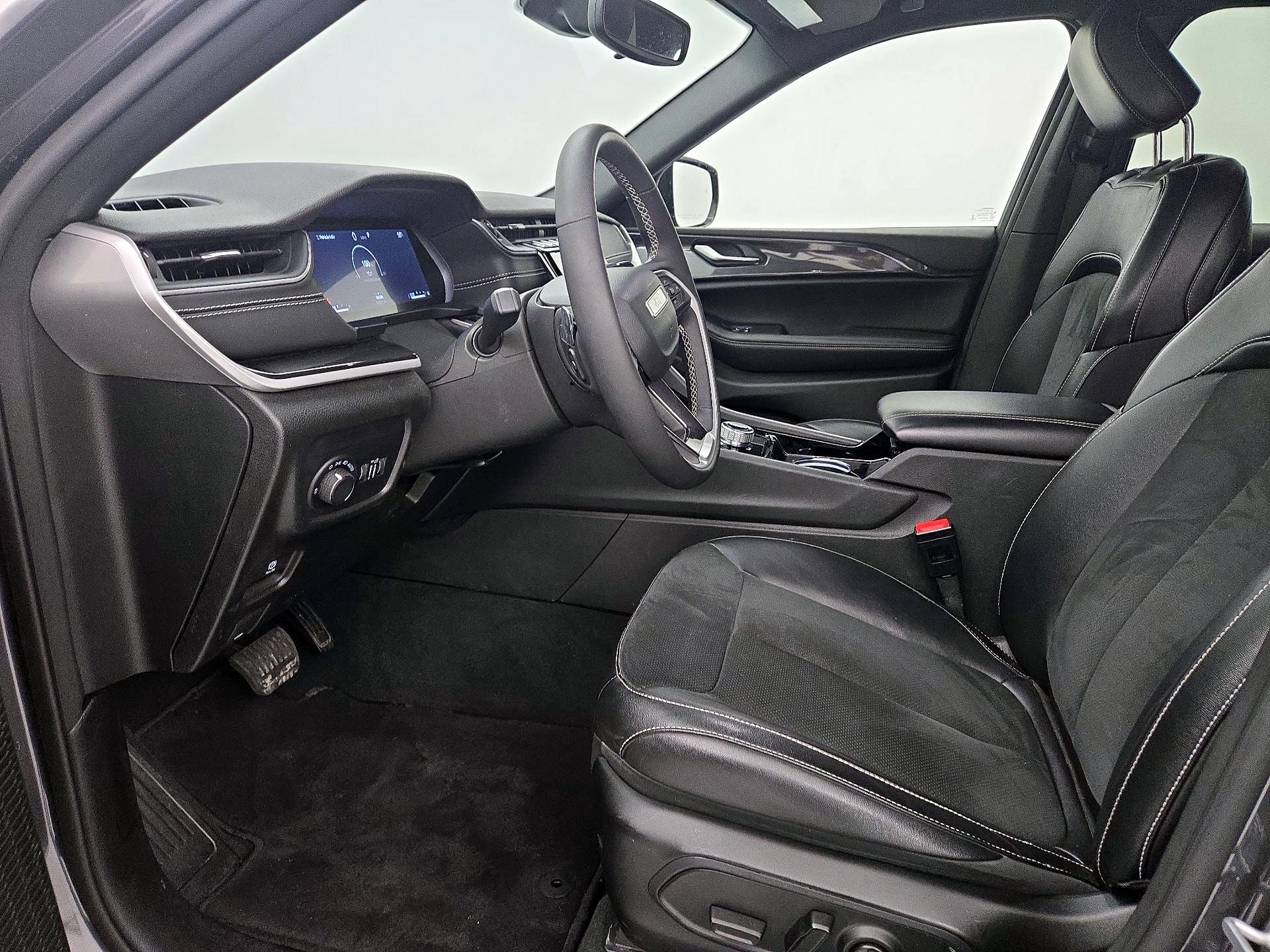 Thumbnail: 2023 Jeep Grand Cherokee L - 11