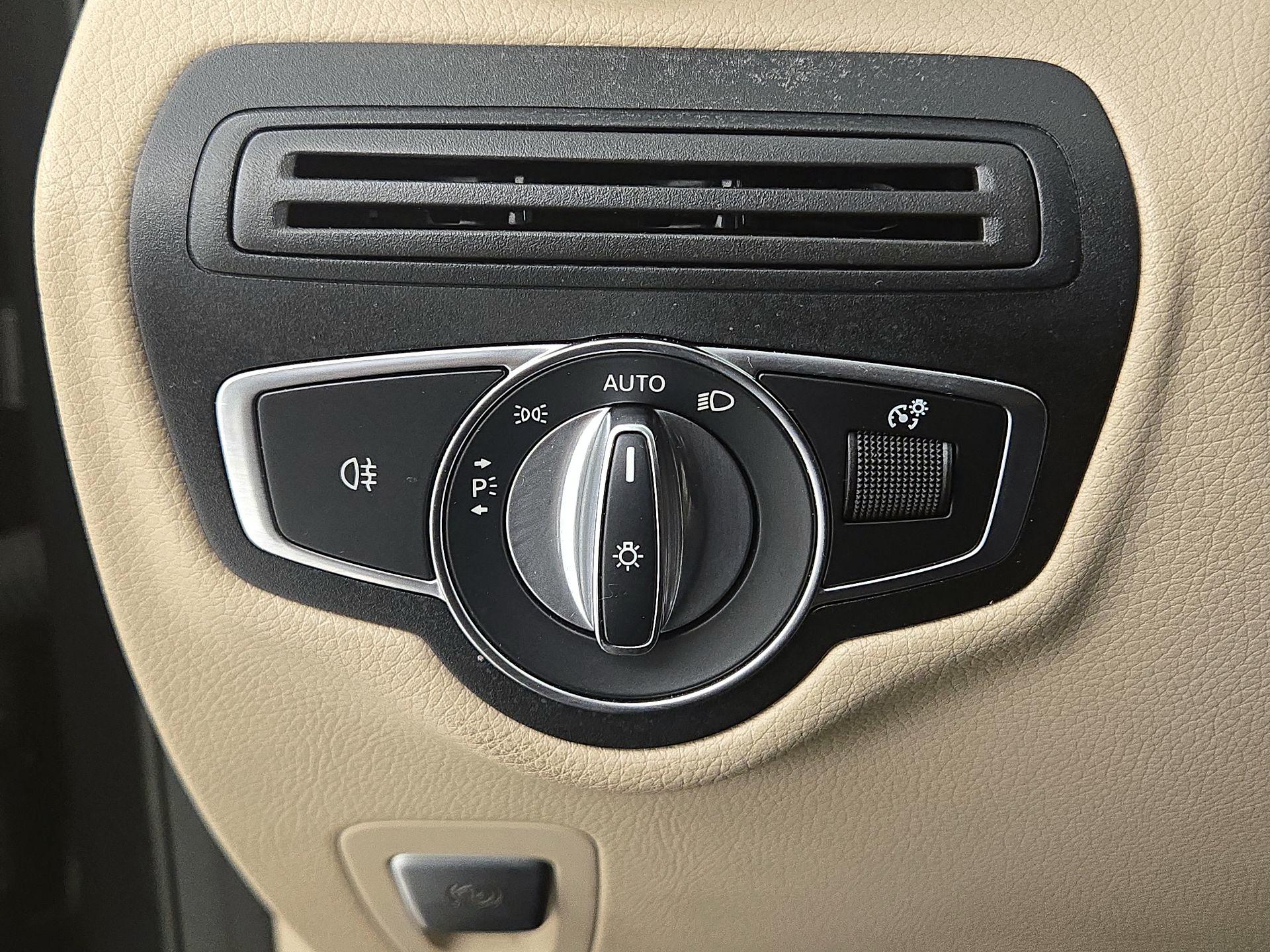 Thumbnail: 2021 Mercedes-Benz GLC - 13