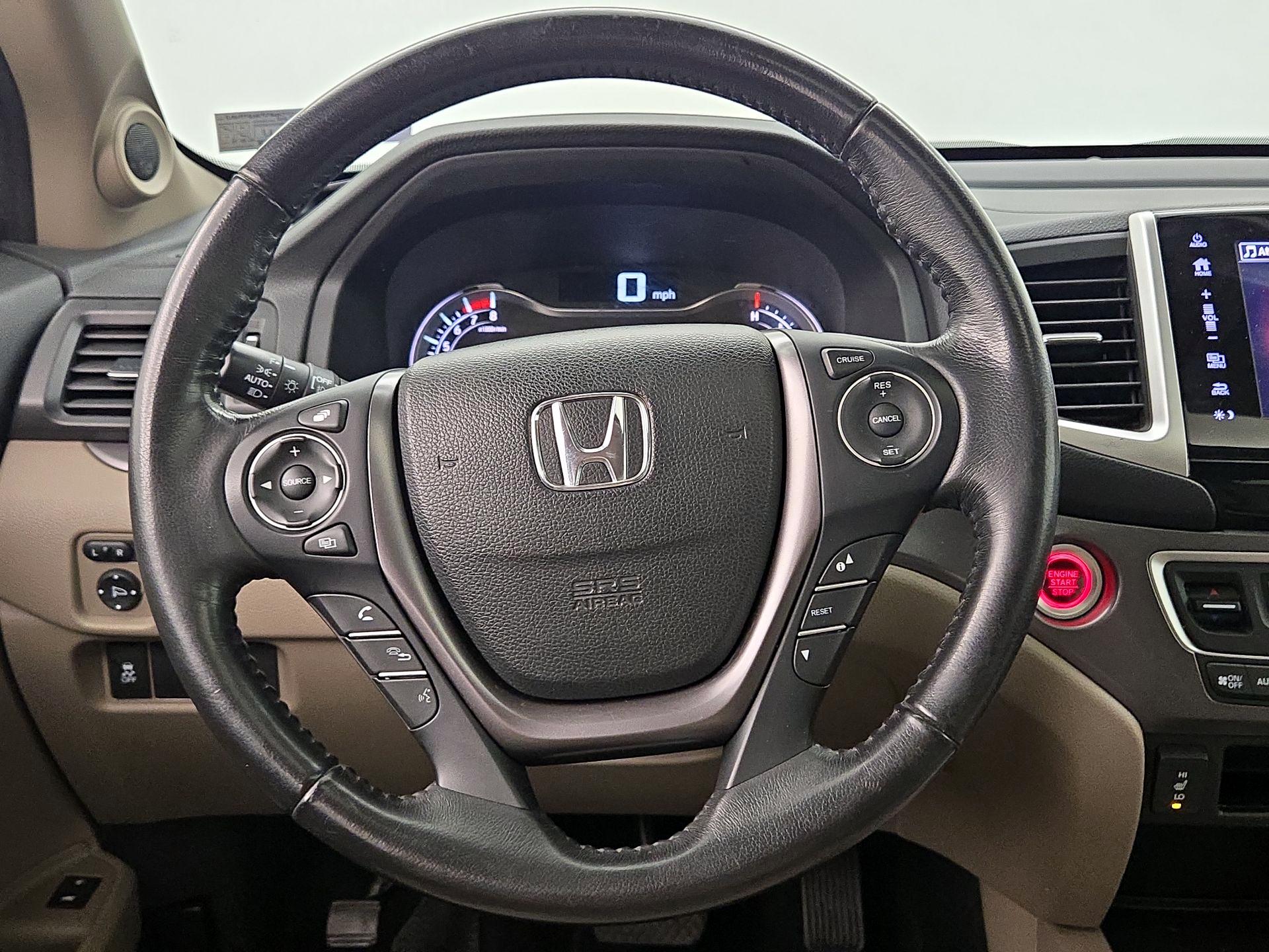 Thumbnail: 2018 Honda Pilot - 10