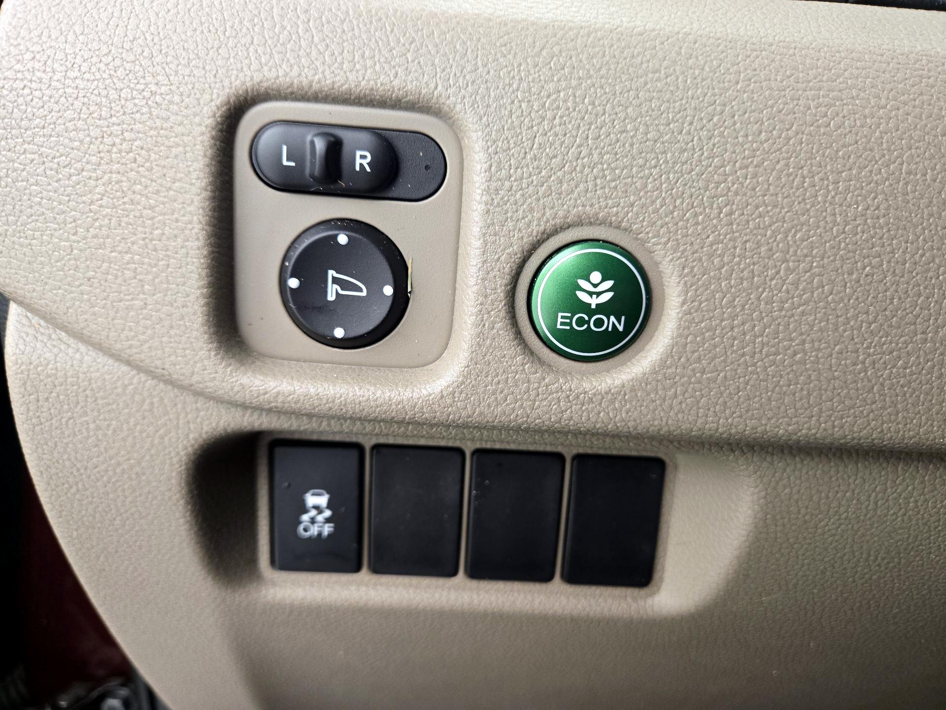 Thumbnail: 2018 Honda Pilot - 13