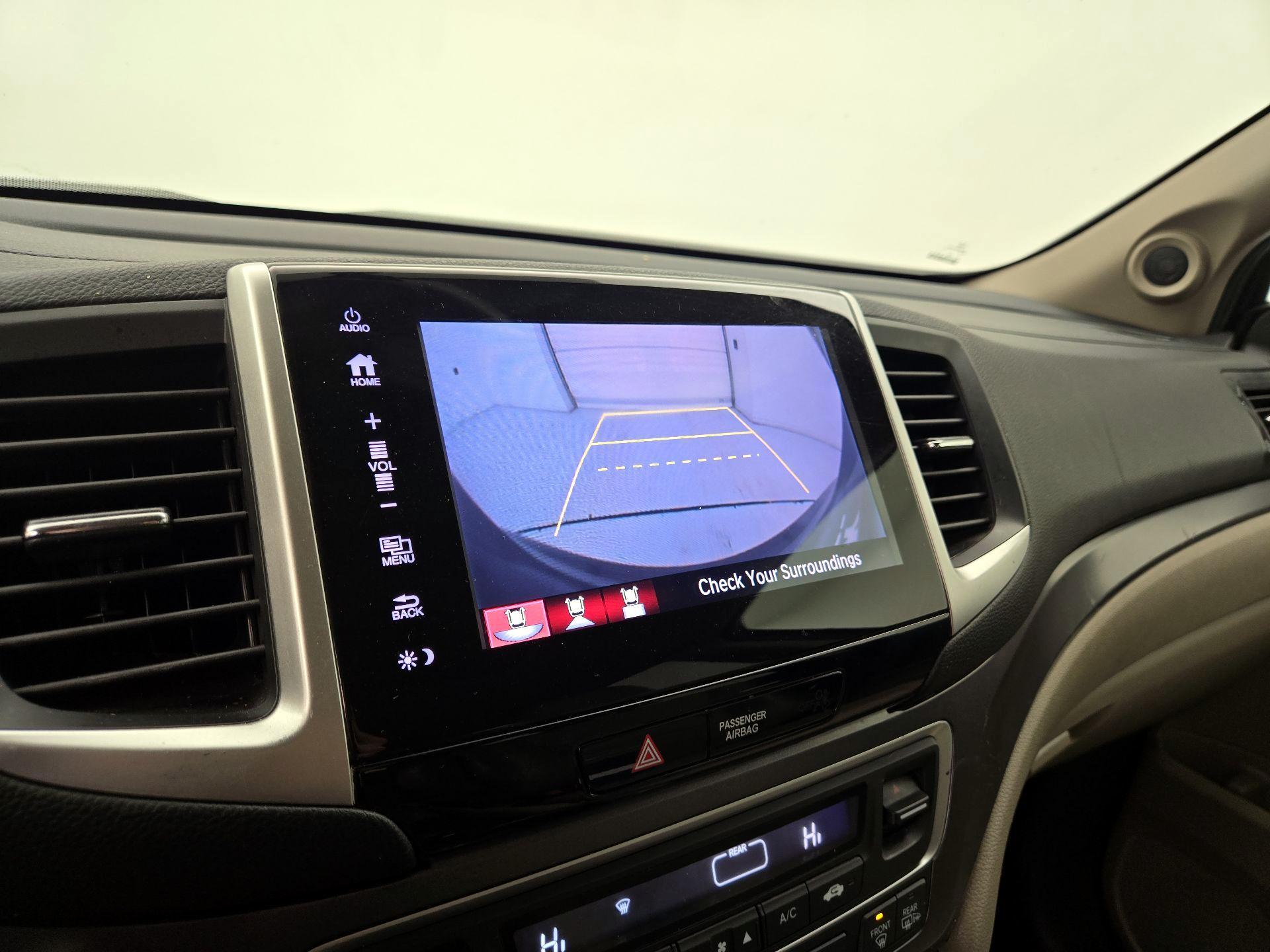 Thumbnail: 2018 Honda Pilot - 14