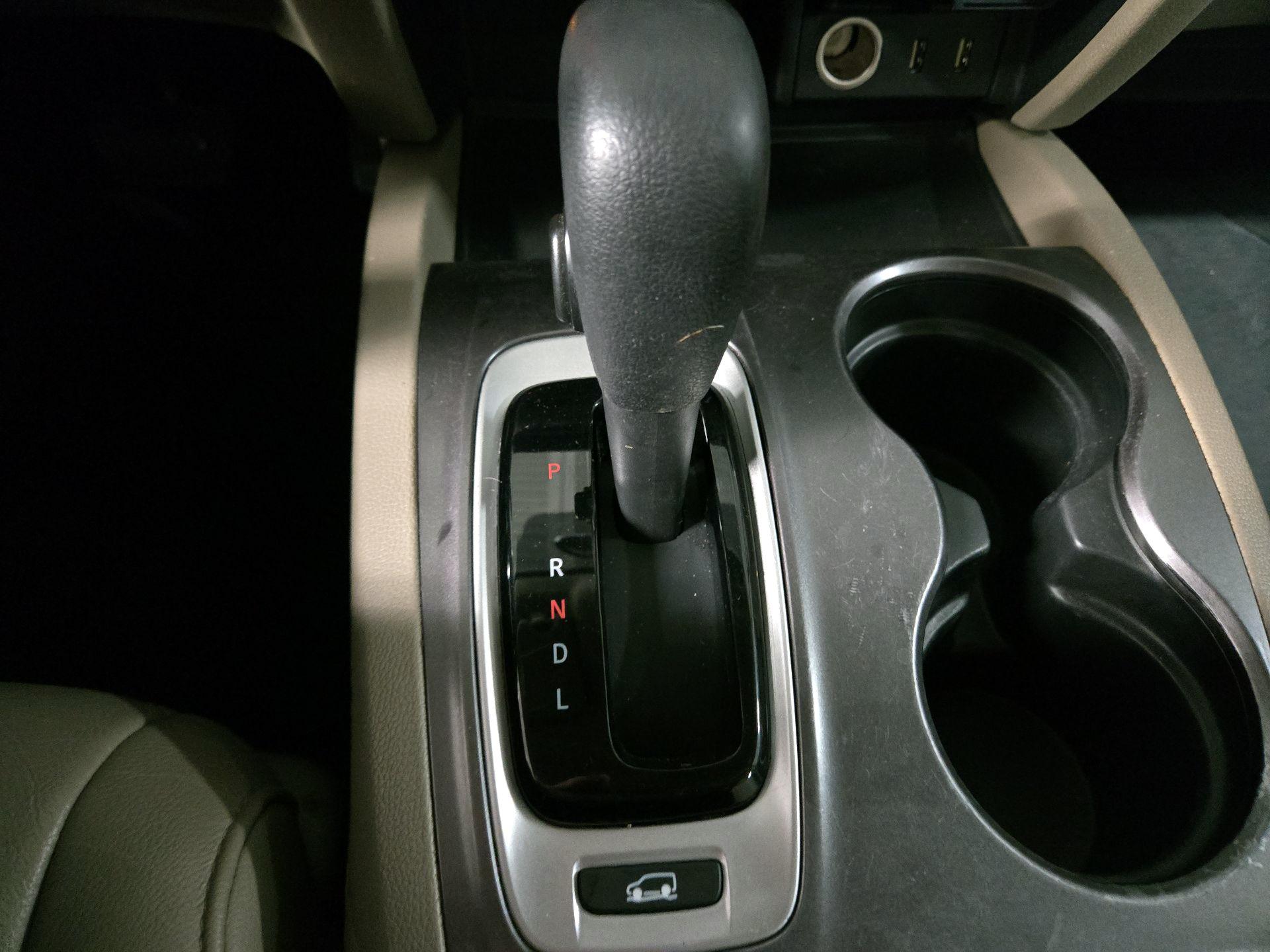 Thumbnail: 2018 Honda Pilot - 17