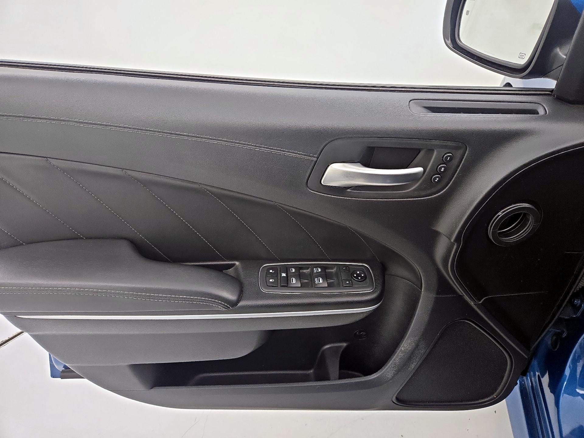 Thumbnail: 2020 Dodge Charger - 12