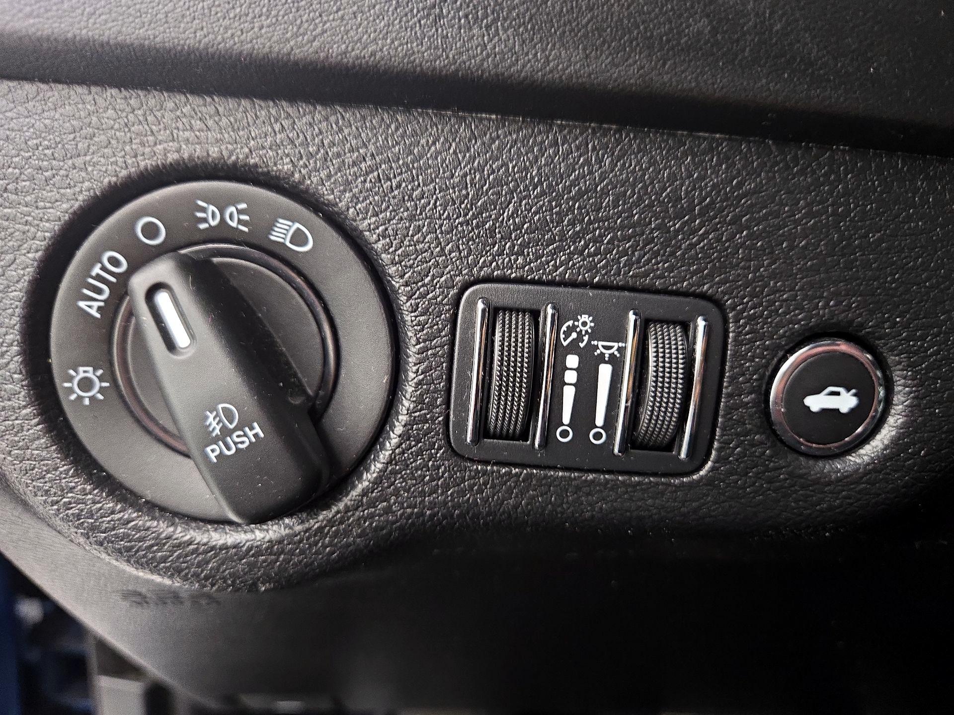 Thumbnail: 2020 Dodge Charger - 13