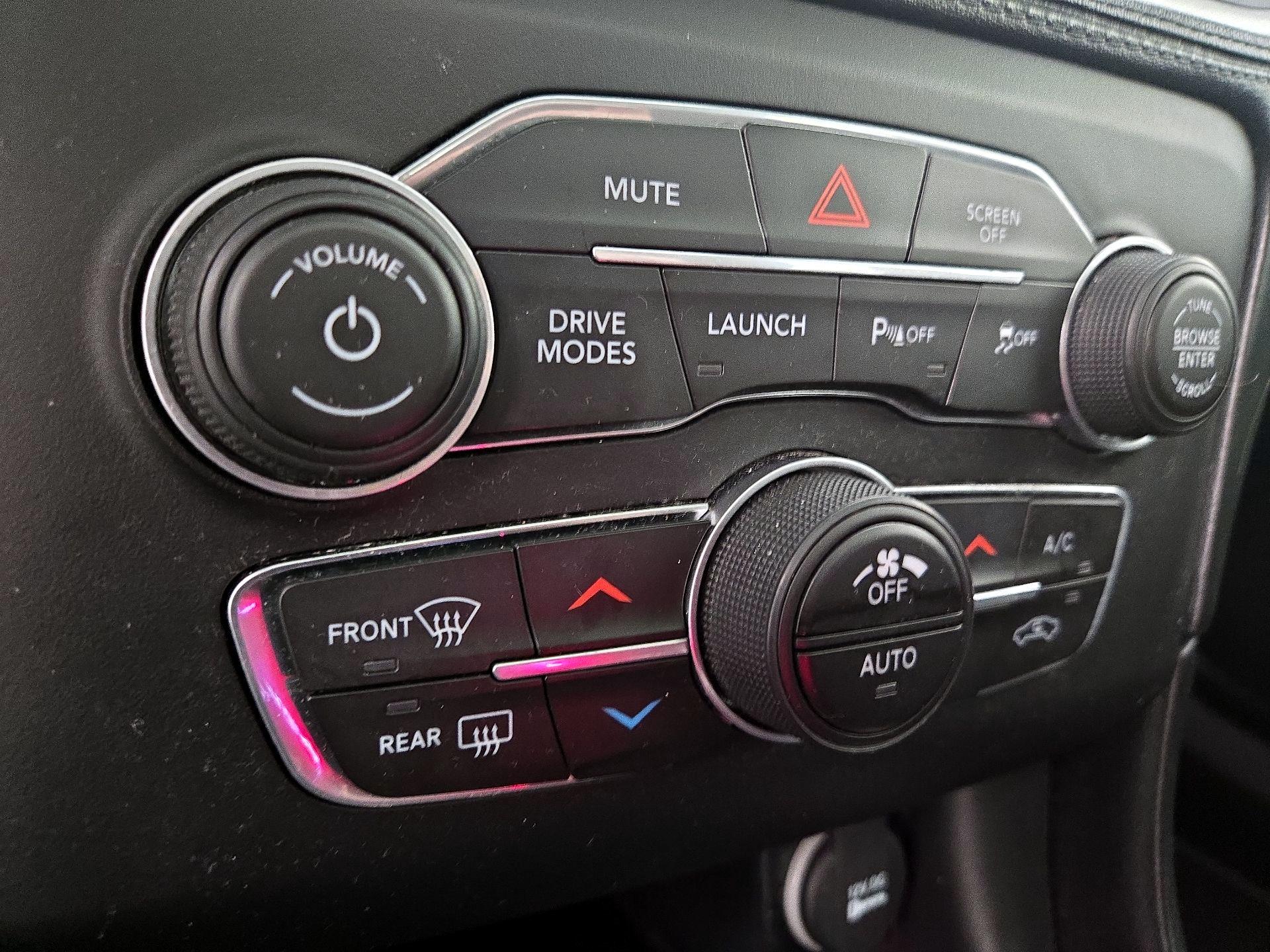 Thumbnail: 2020 Dodge Charger - 16