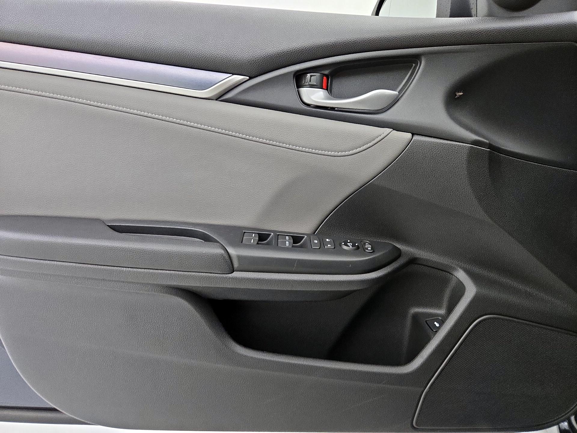 Thumbnail: 2016 Honda Civic - 12