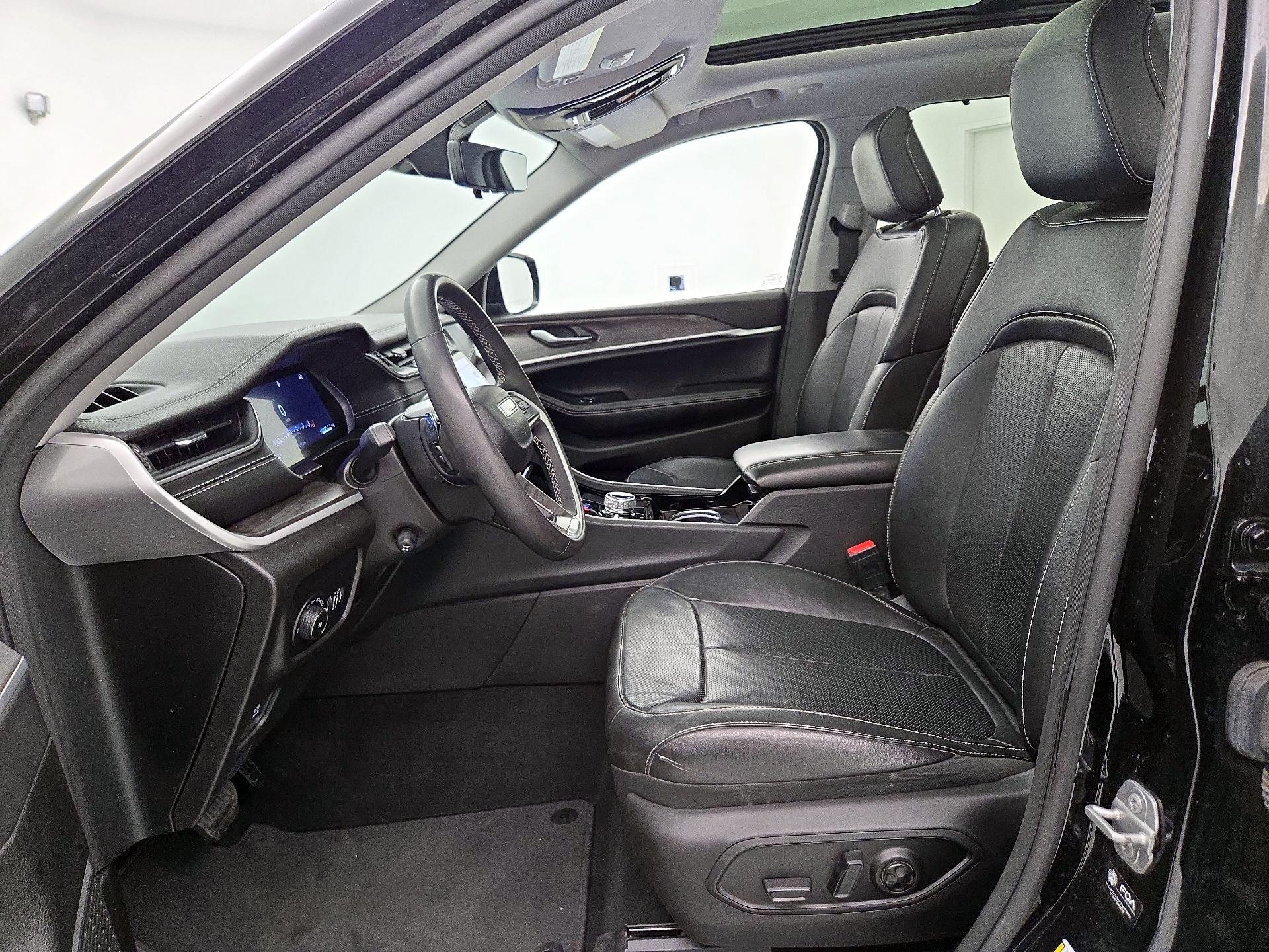 Thumbnail: 2023 Jeep Grand Cherokee - 11