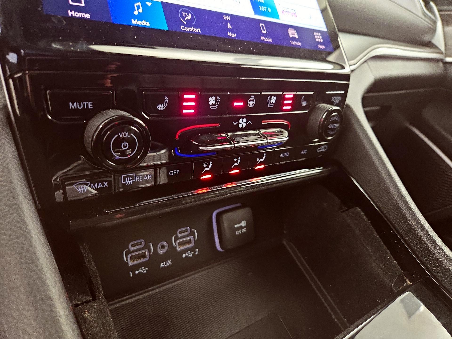 Thumbnail: 2023 Jeep Grand Cherokee - 17