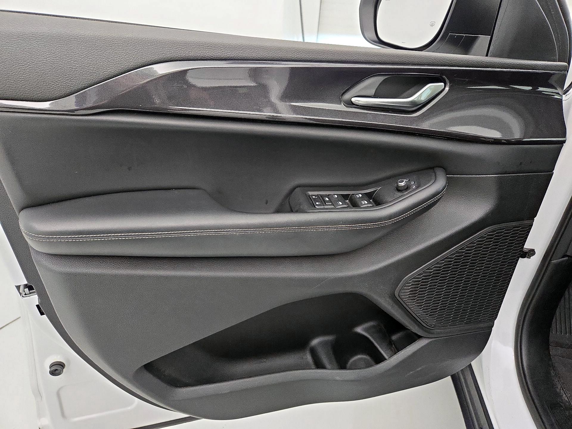 Thumbnail: 2023 Jeep Grand Cherokee - 12