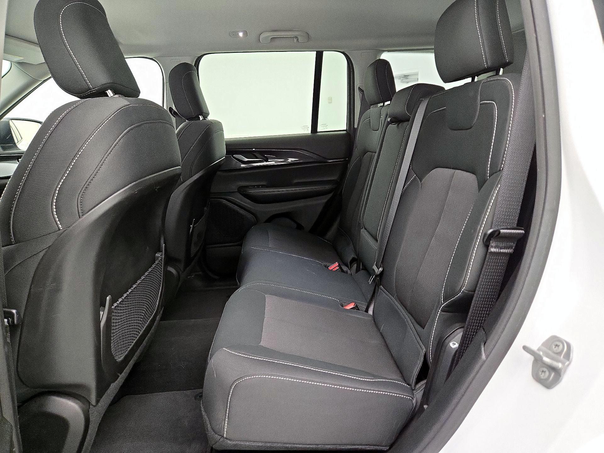 Thumbnail: 2023 Jeep Grand Cherokee - 19