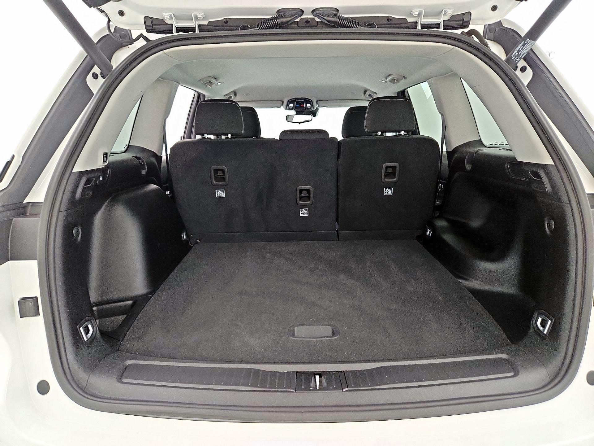 Thumbnail: 2023 Jeep Grand Cherokee - 20