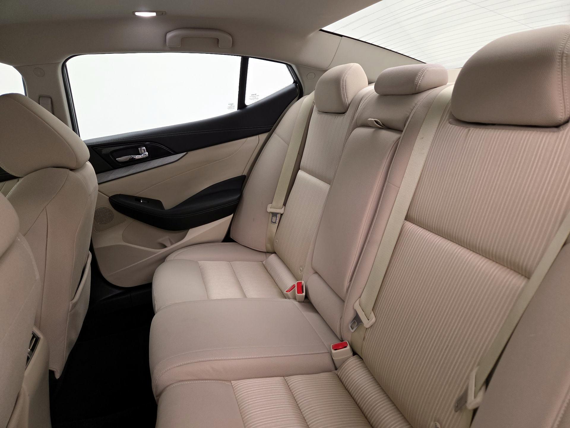 Thumbnail: 2016 Nissan Maxima - 20