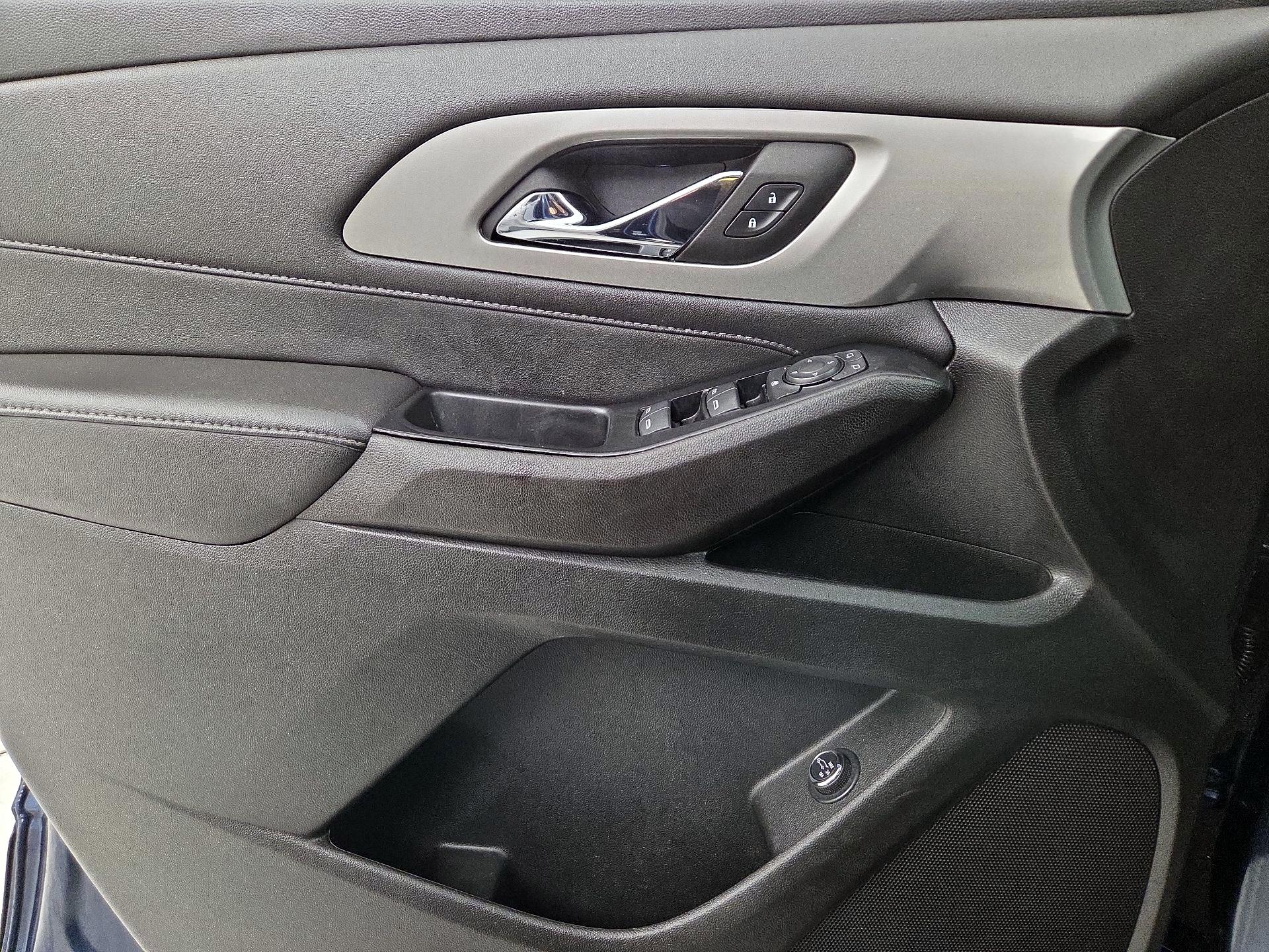 Thumbnail: 2023 Chevrolet Traverse - 12