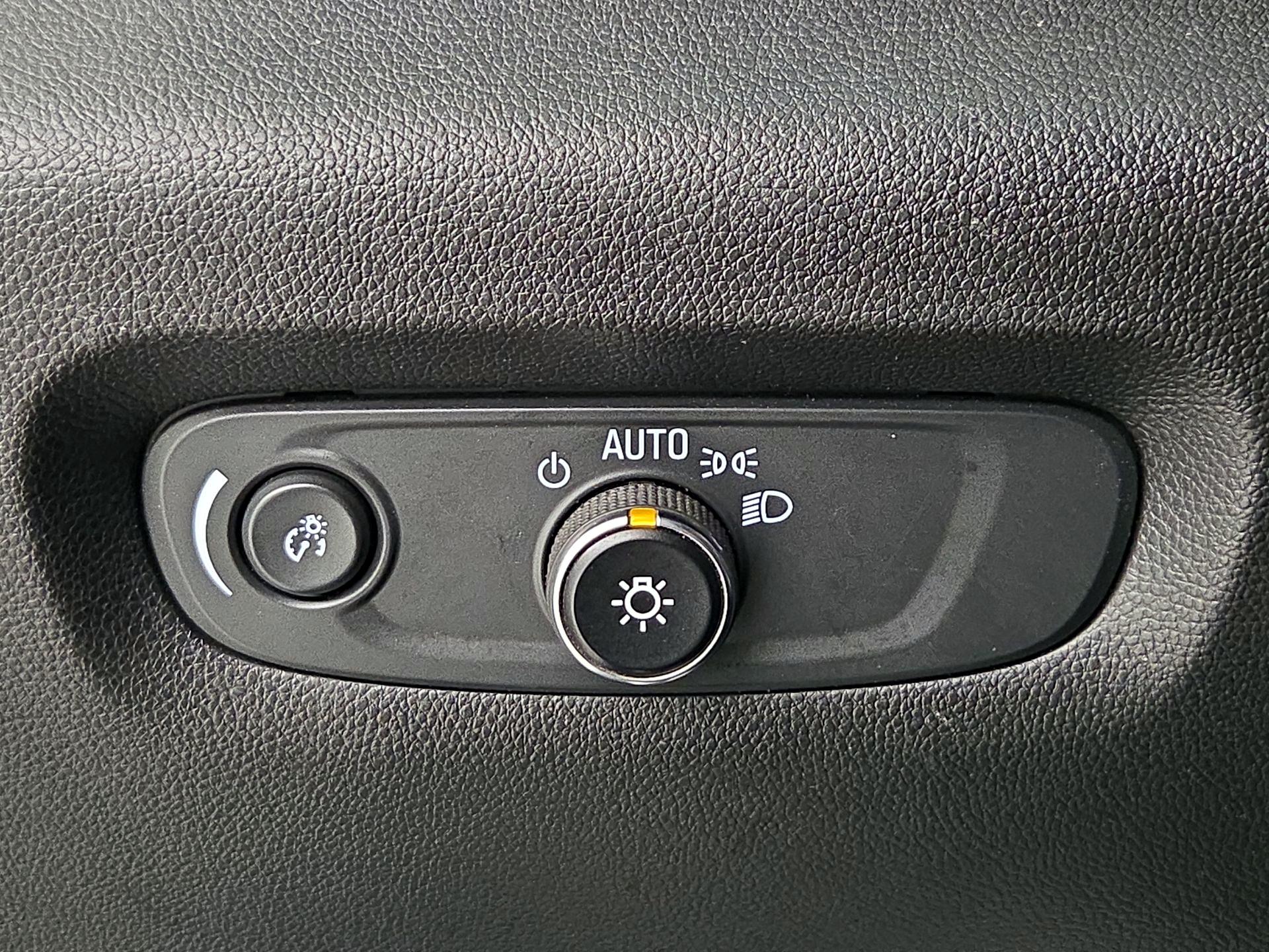 Thumbnail: 2023 Chevrolet Traverse - 13