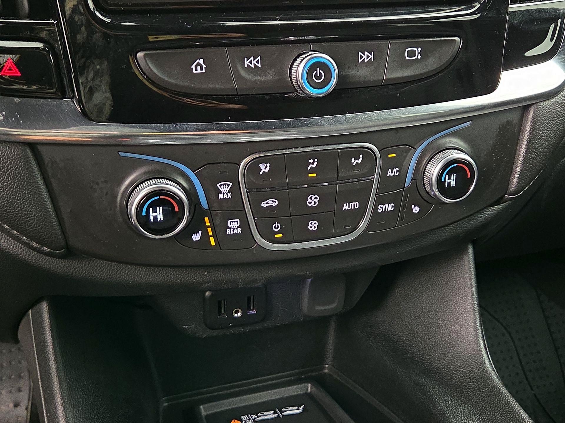 Thumbnail: 2023 Chevrolet Traverse - 16