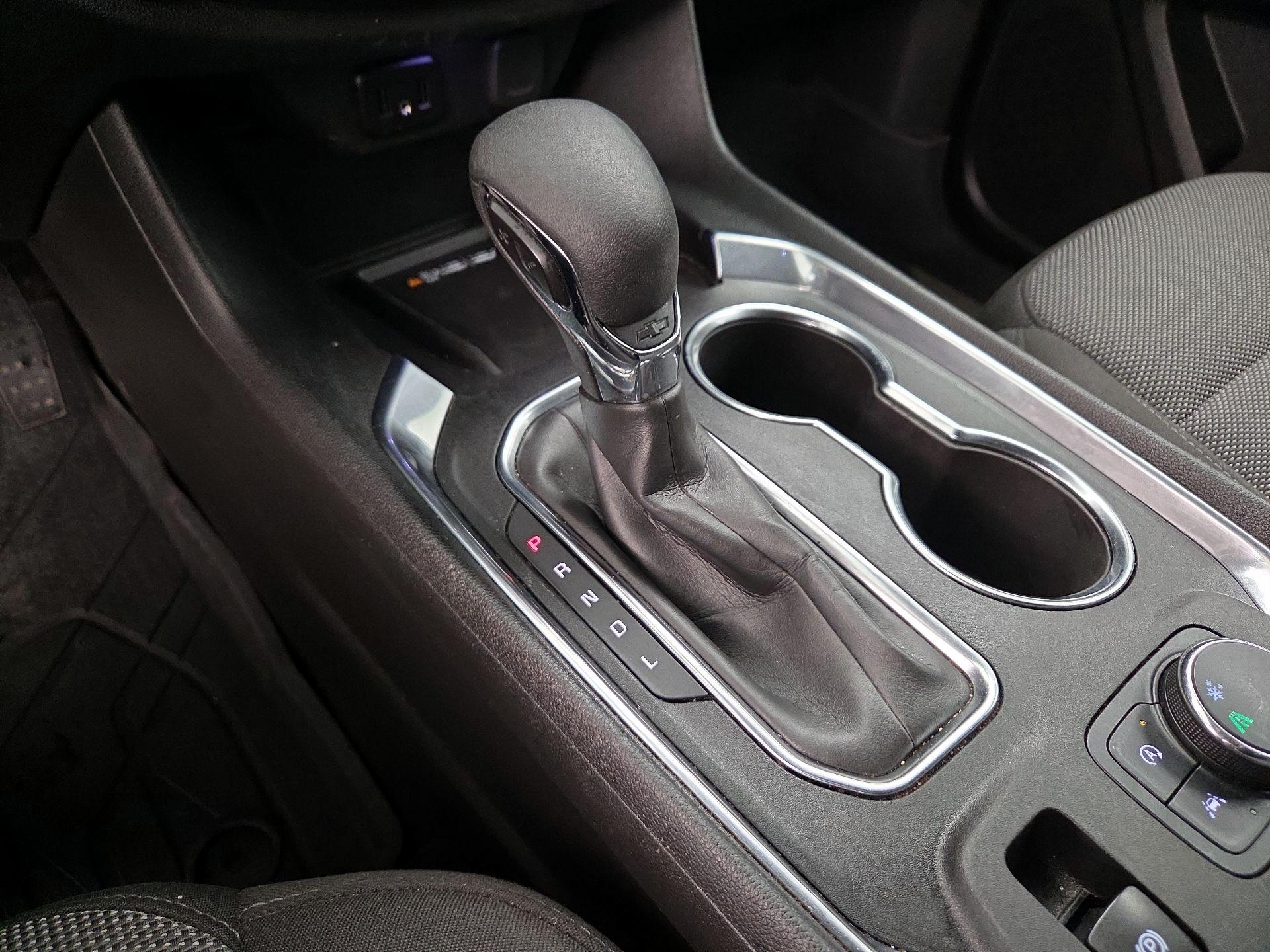 Thumbnail: 2023 Chevrolet Traverse - 17