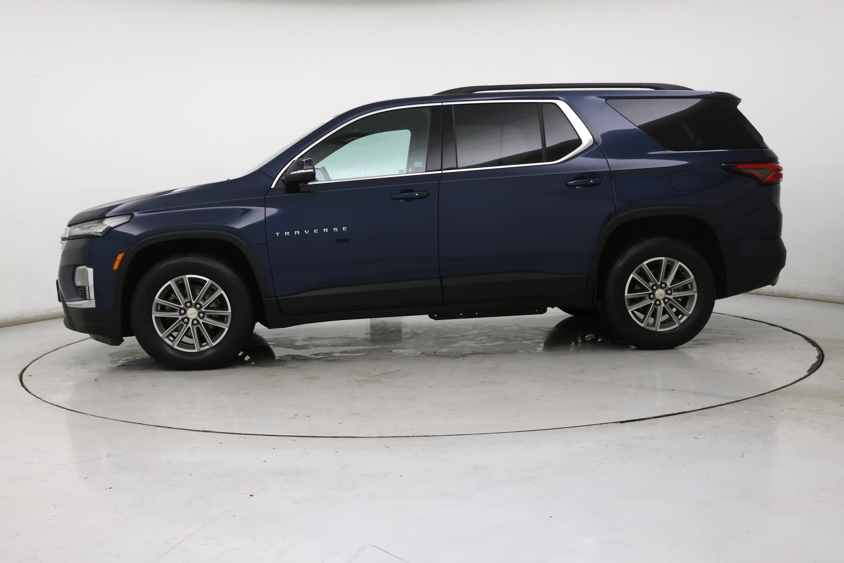 Thumbnail: 2023 Chevrolet Traverse - 3