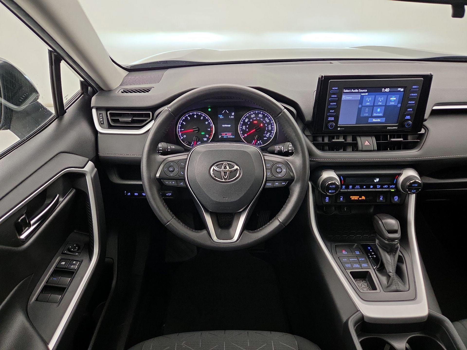 Thumbnail: 2020 Toyota RAV4 - 10