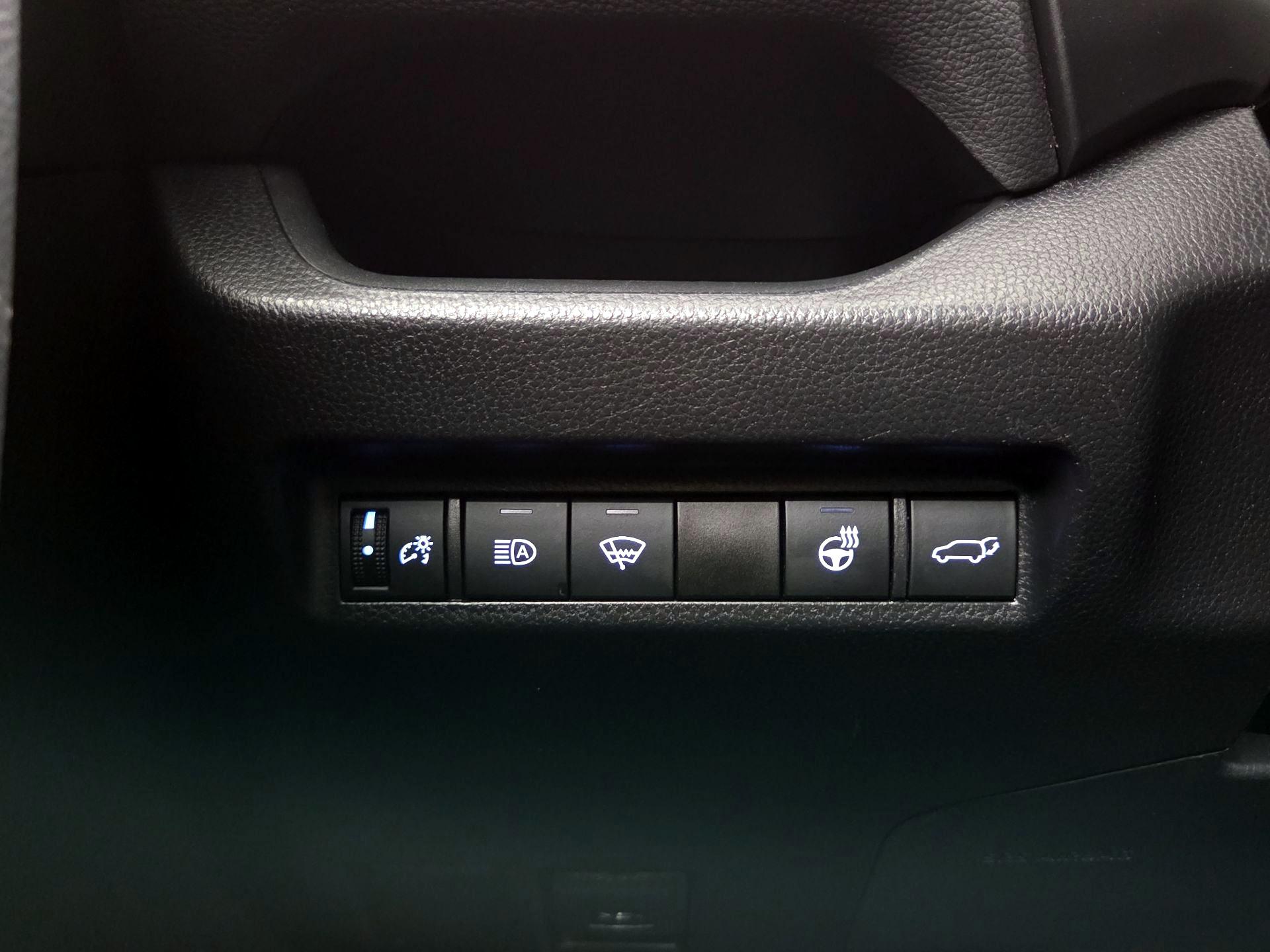 Thumbnail: 2020 Toyota RAV4 - 13