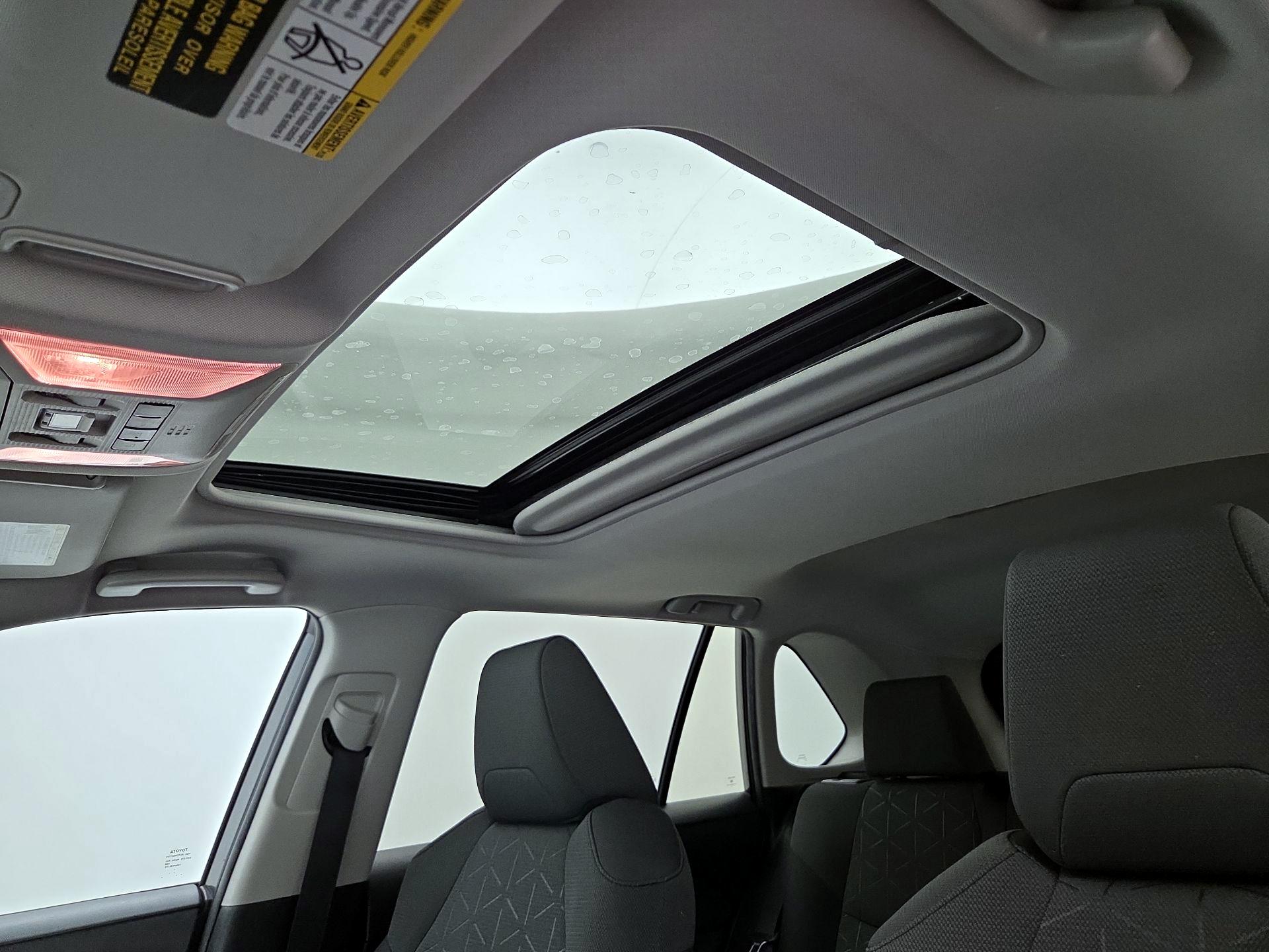 Thumbnail: 2020 Toyota RAV4 - 19