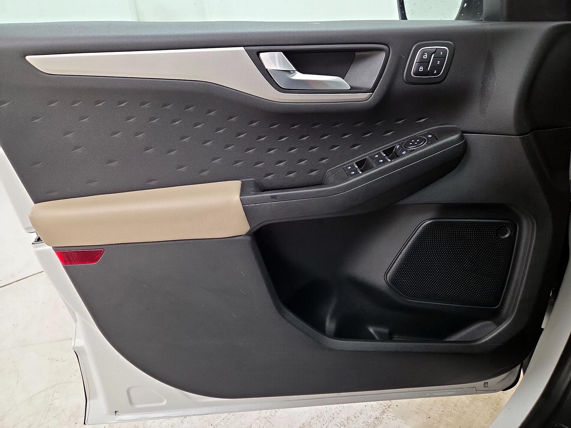 Thumbnail: 2020 Ford Escape - 12