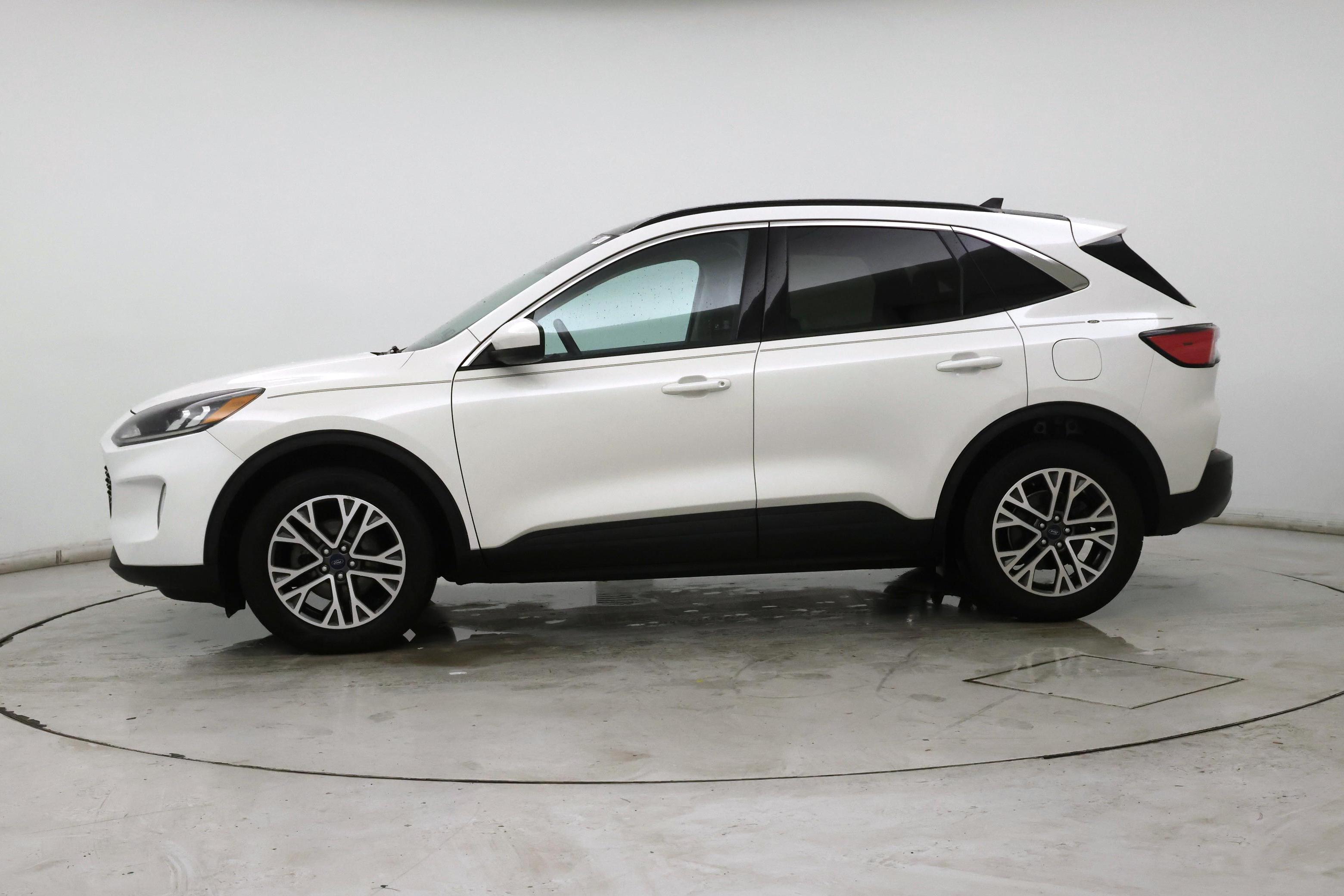 Thumbnail: 2020 Ford Escape - 3