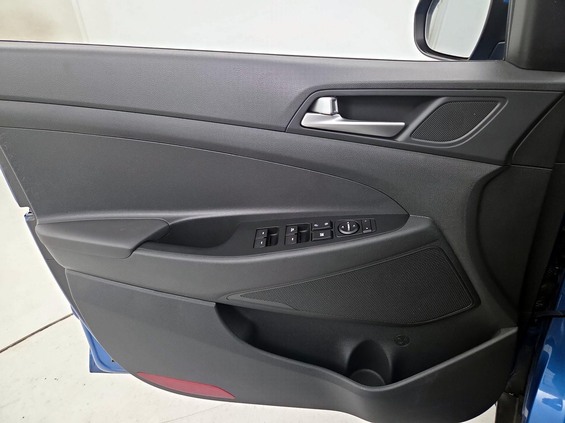 Thumbnail: 2019 Hyundai Tucson - 12