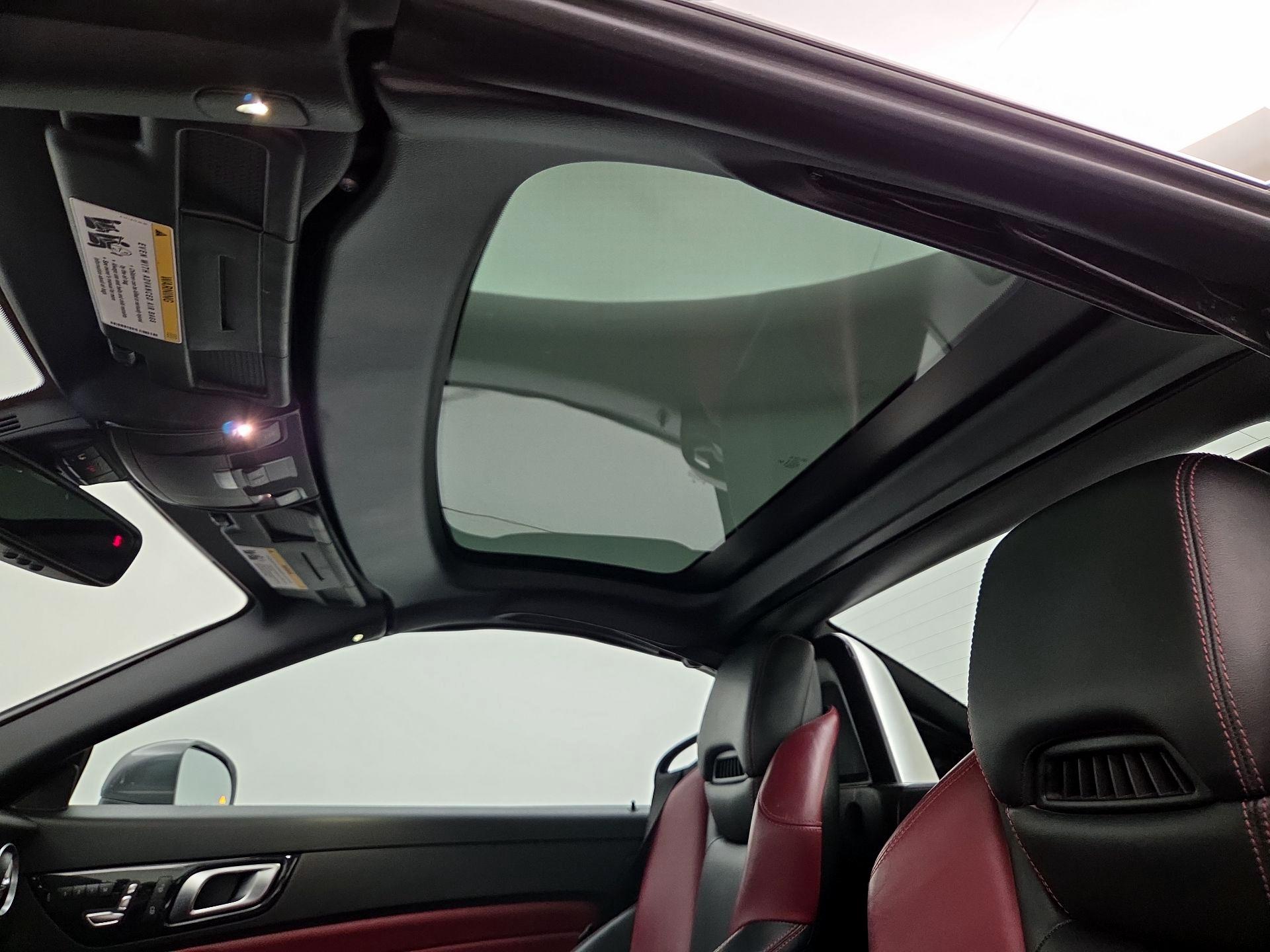 Thumbnail: 2018 Mercedes-Benz SLC - 19