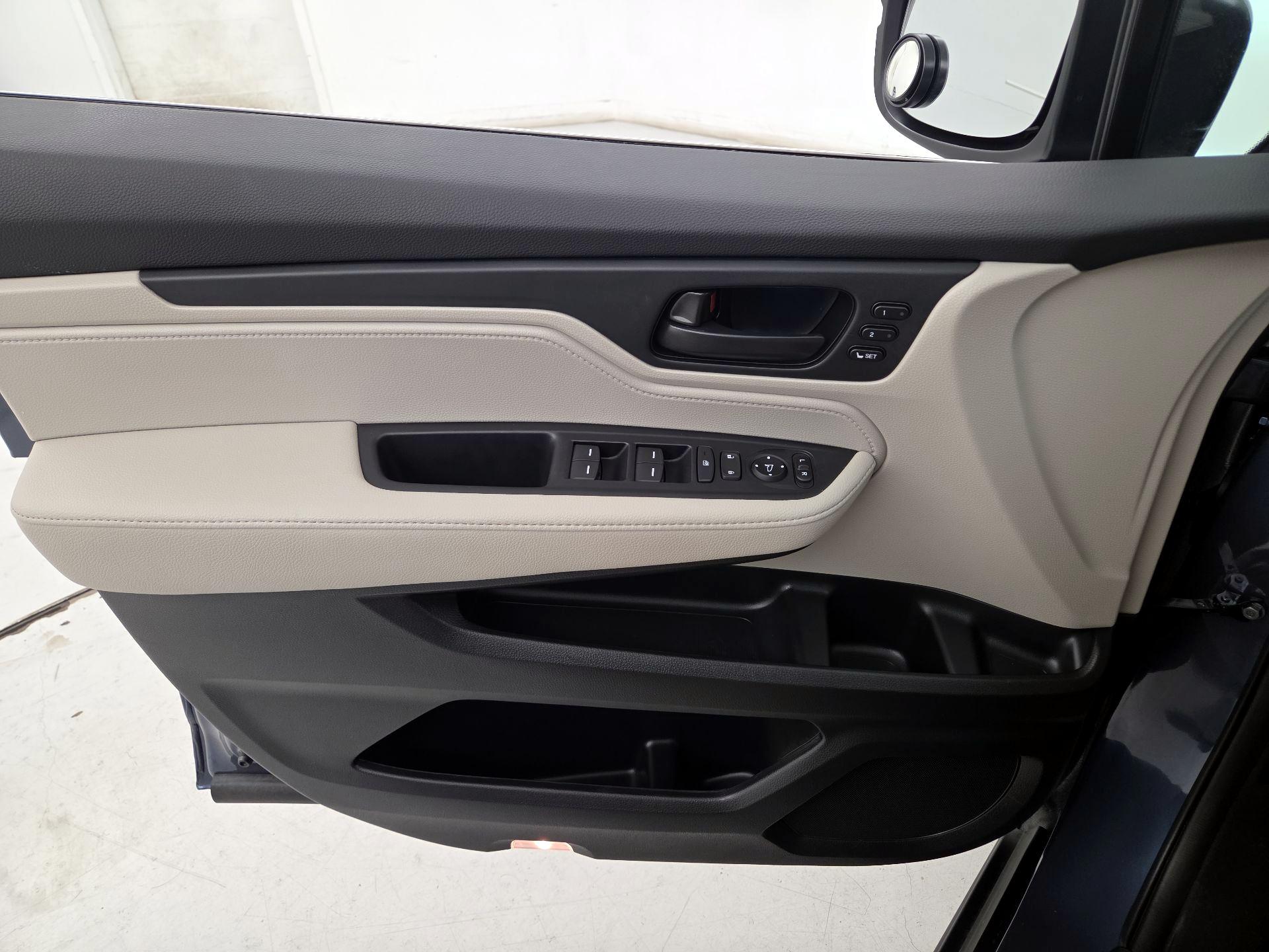 Thumbnail: 2026 Honda Odyssey - 12