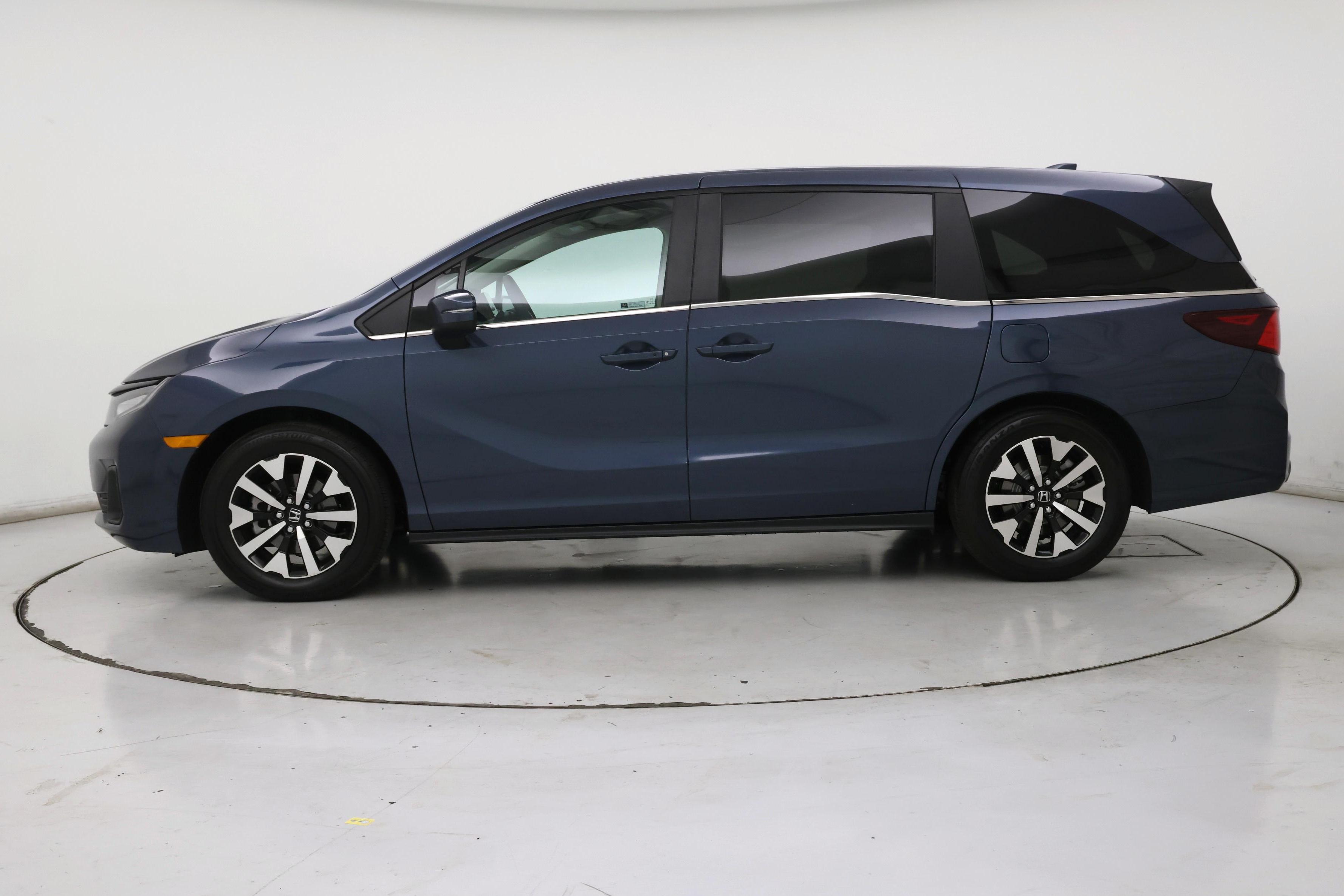 Thumbnail: 2026 Honda Odyssey - 3