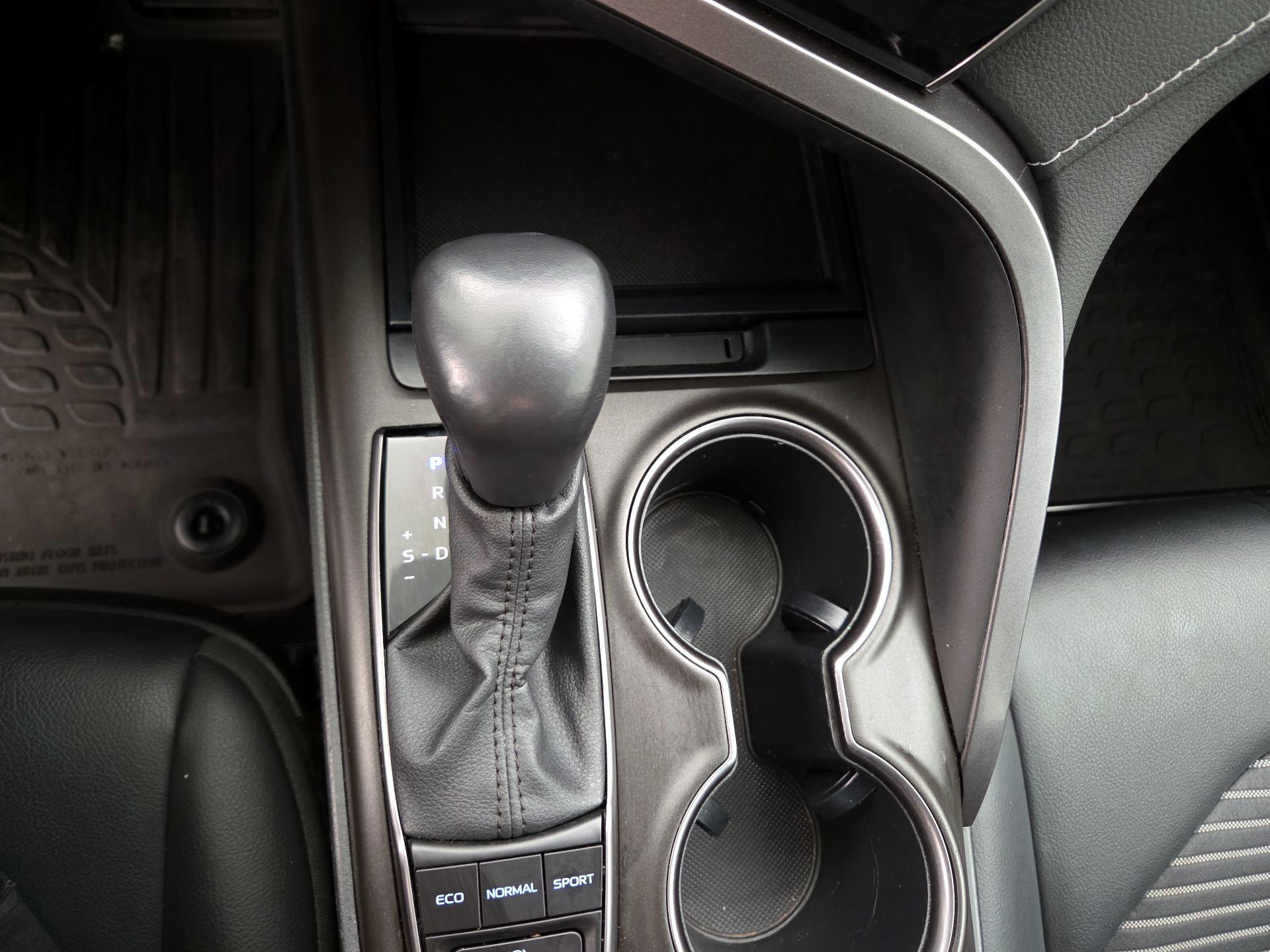 Thumbnail: 2023 Toyota Camry - 17