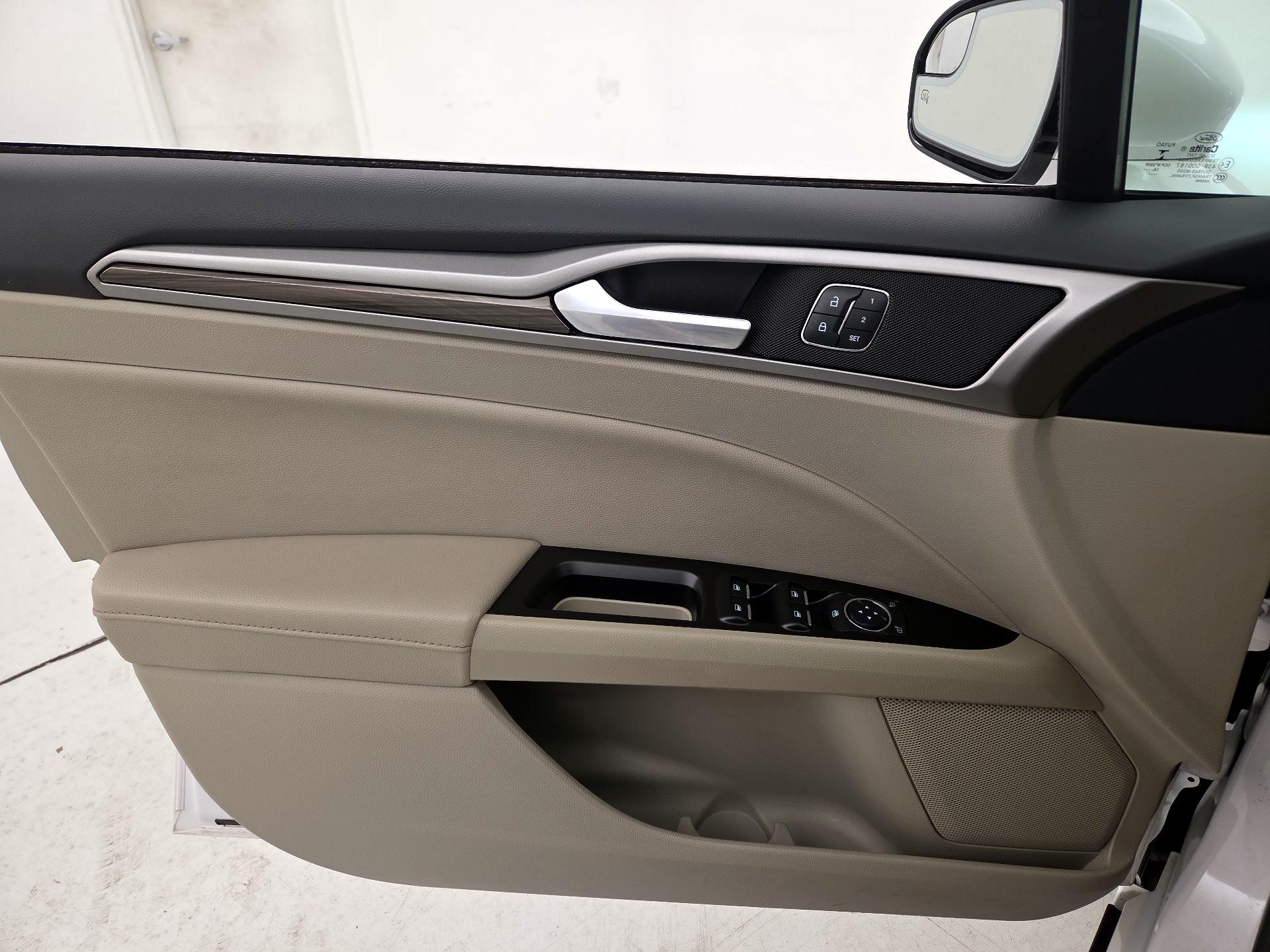 Thumbnail: 2017 Ford Fusion - 12