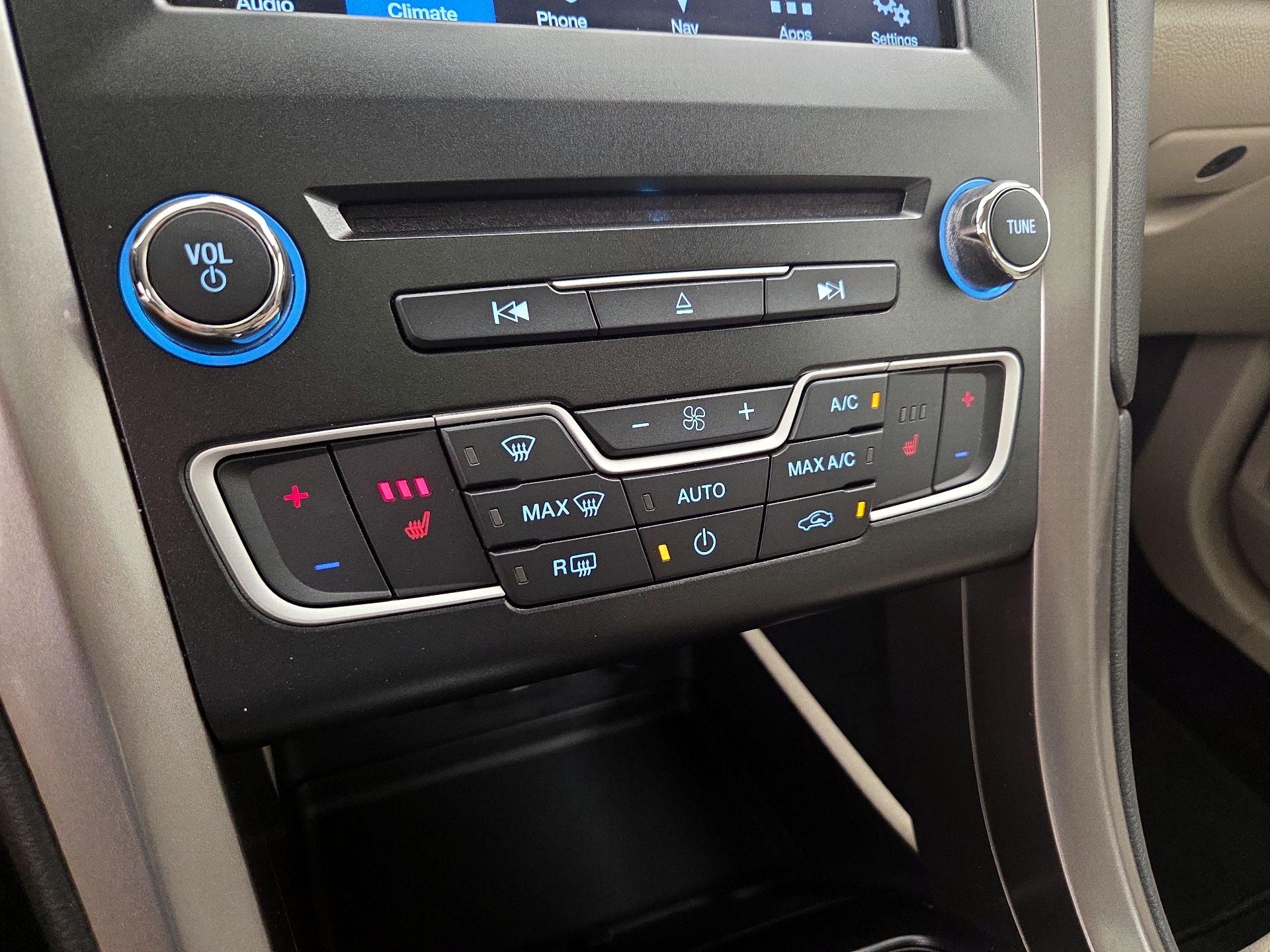 Thumbnail: 2017 Ford Fusion - 17