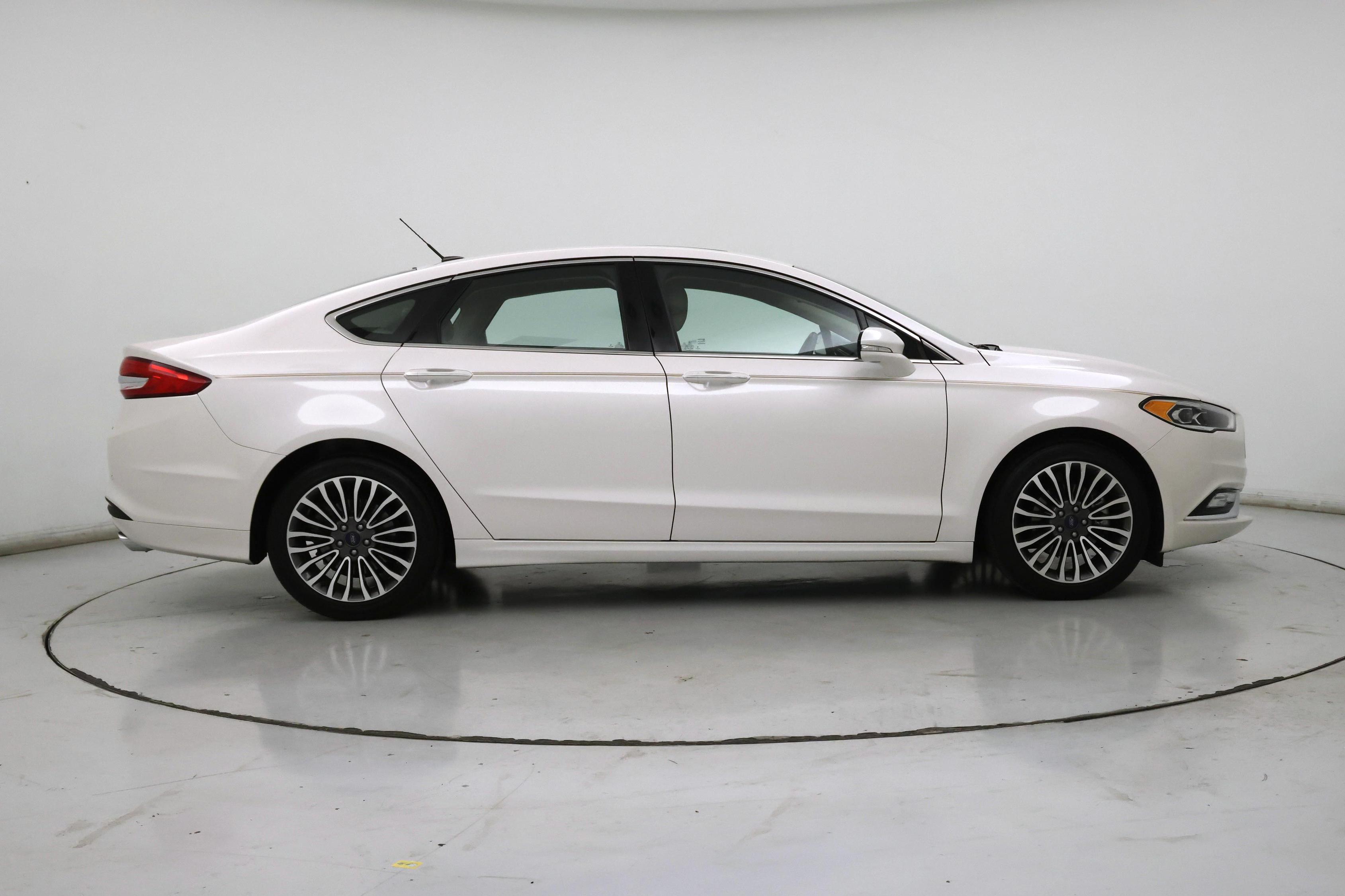 Thumbnail: 2017 Ford Fusion - 7