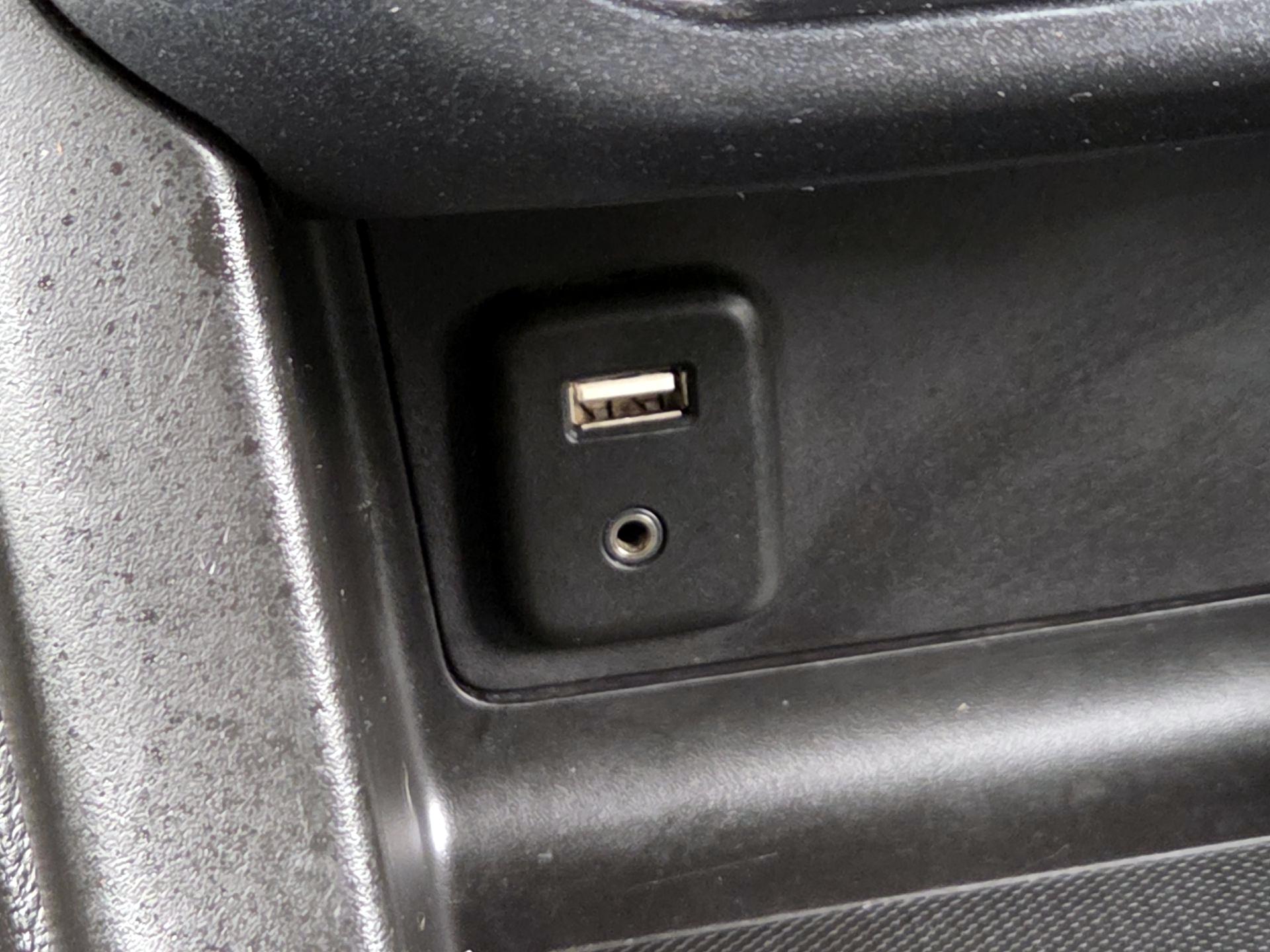 Thumbnail: 2016 GMC Canyon - 18