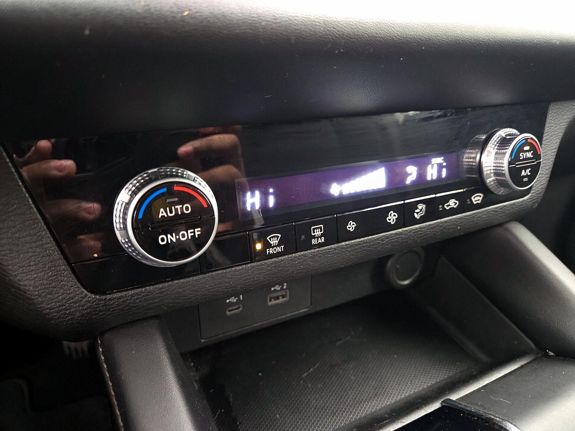 Thumbnail: 2022 Mitsubishi Outlander - 16