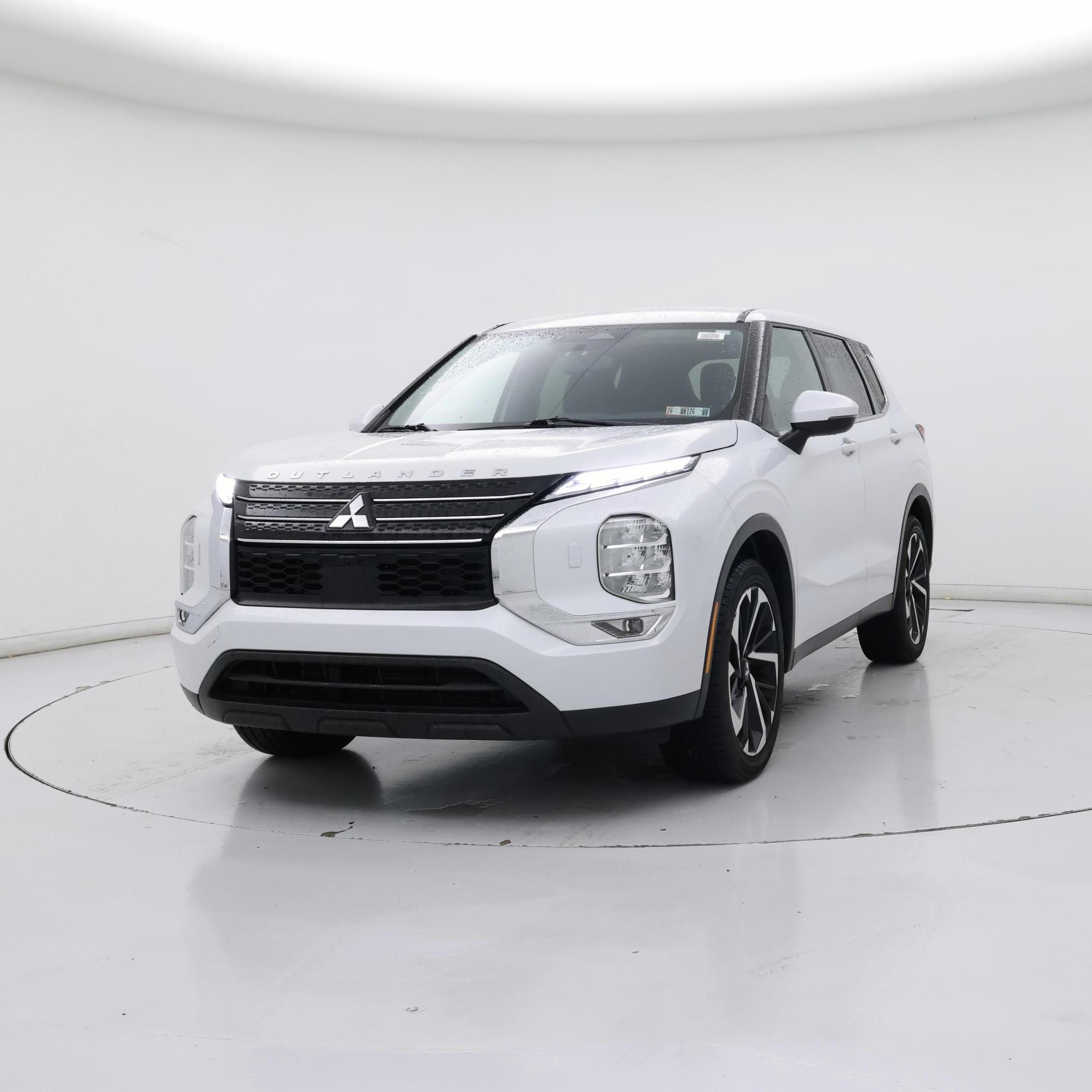 Thumbnail: 2022 Mitsubishi Outlander - 4