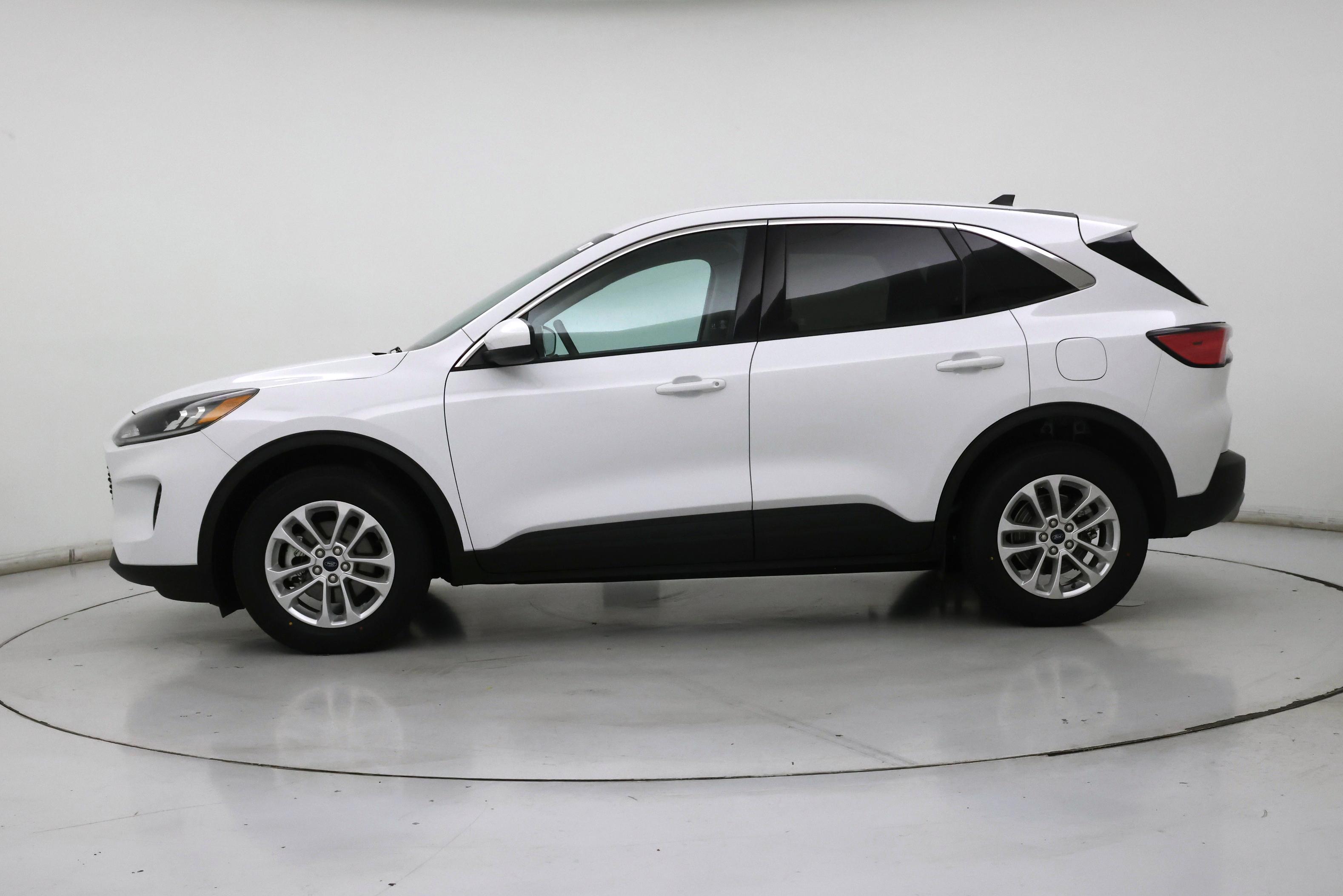 Thumbnail: 2020 Ford Escape - 3