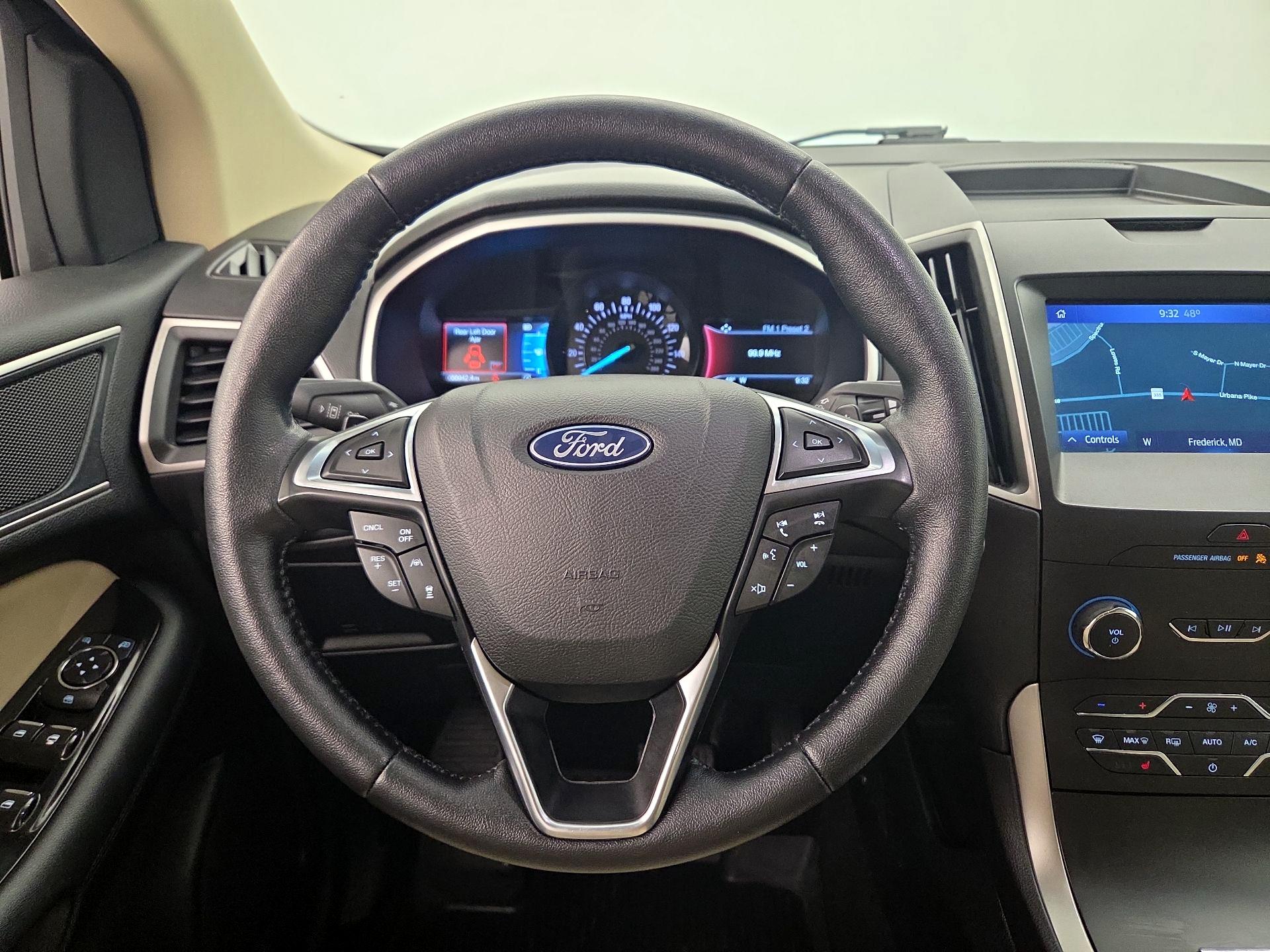 Thumbnail: 2020 Ford Edge - 10