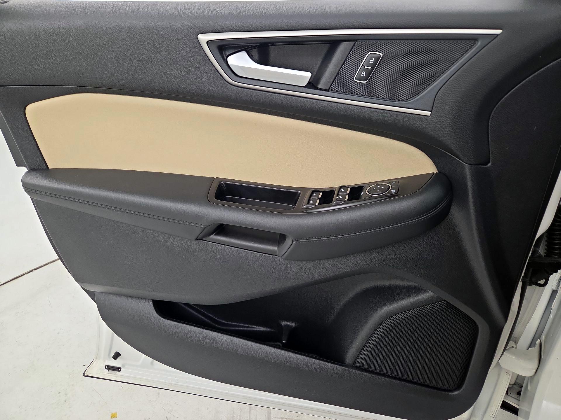 Thumbnail: 2020 Ford Edge - 12