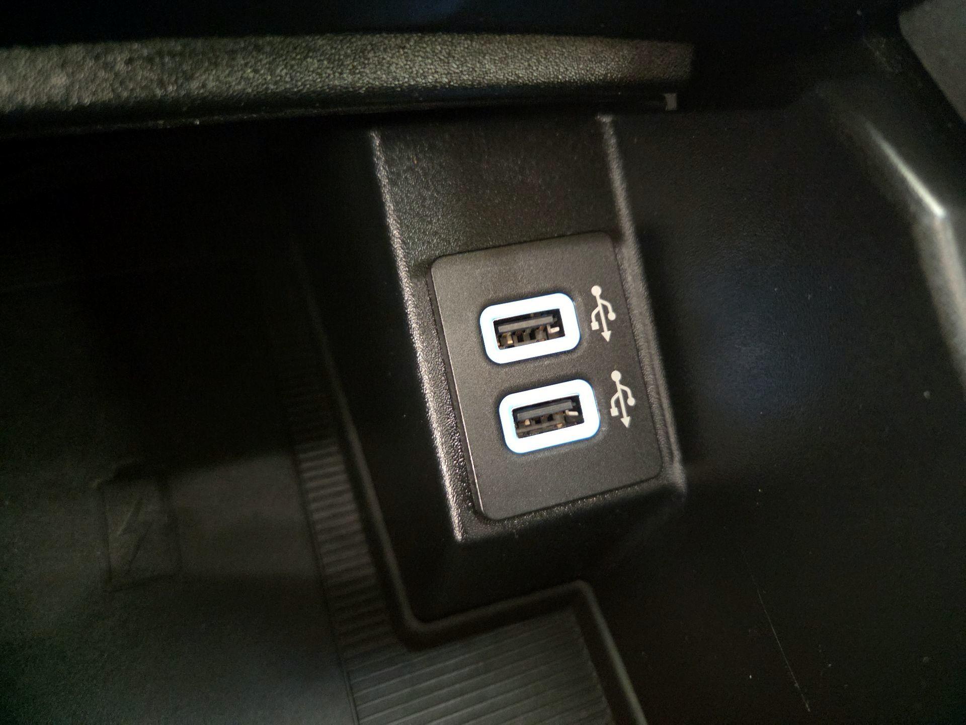 Thumbnail: 2020 Ford Edge - 19