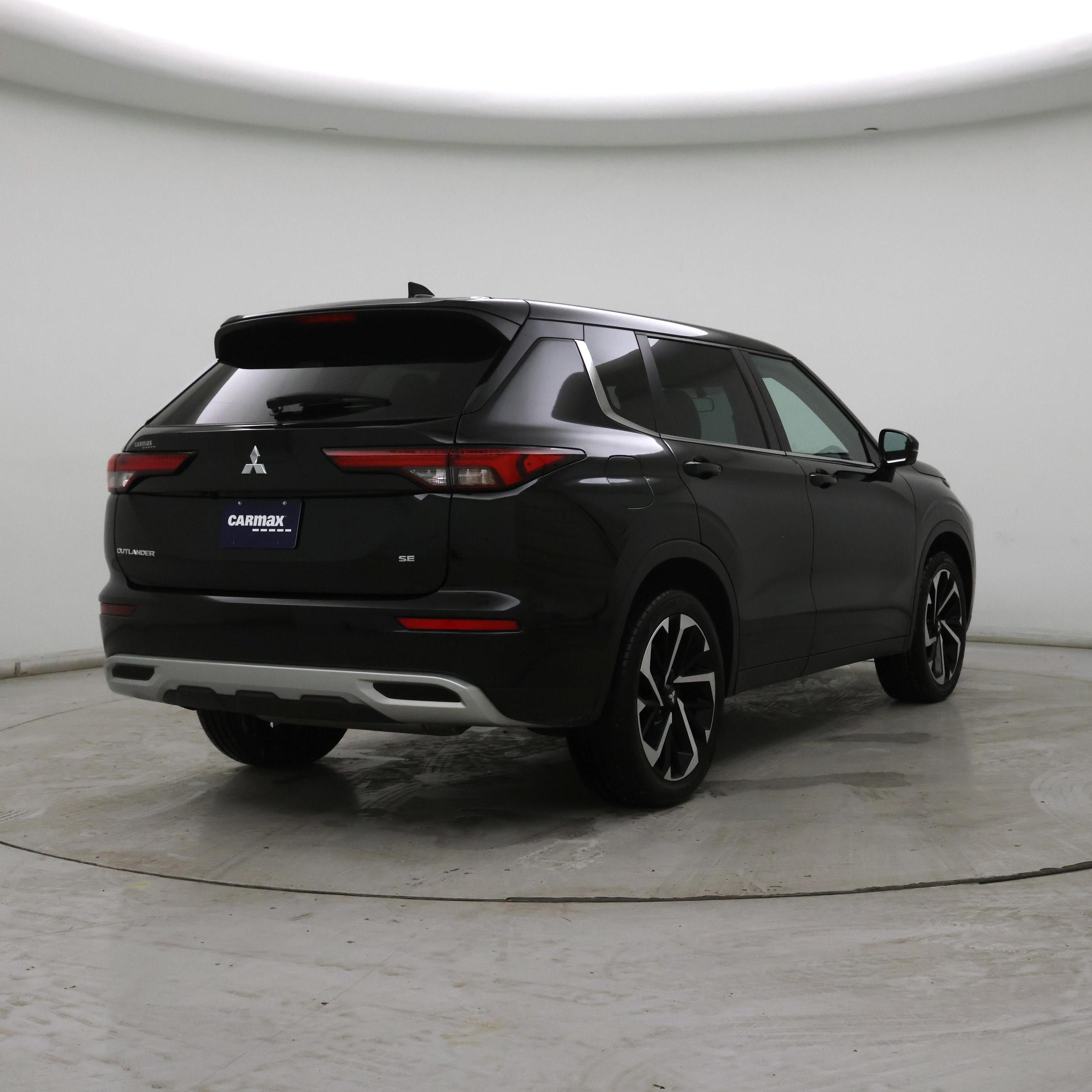 Thumbnail: 2023 Mitsubishi Outlander - 8