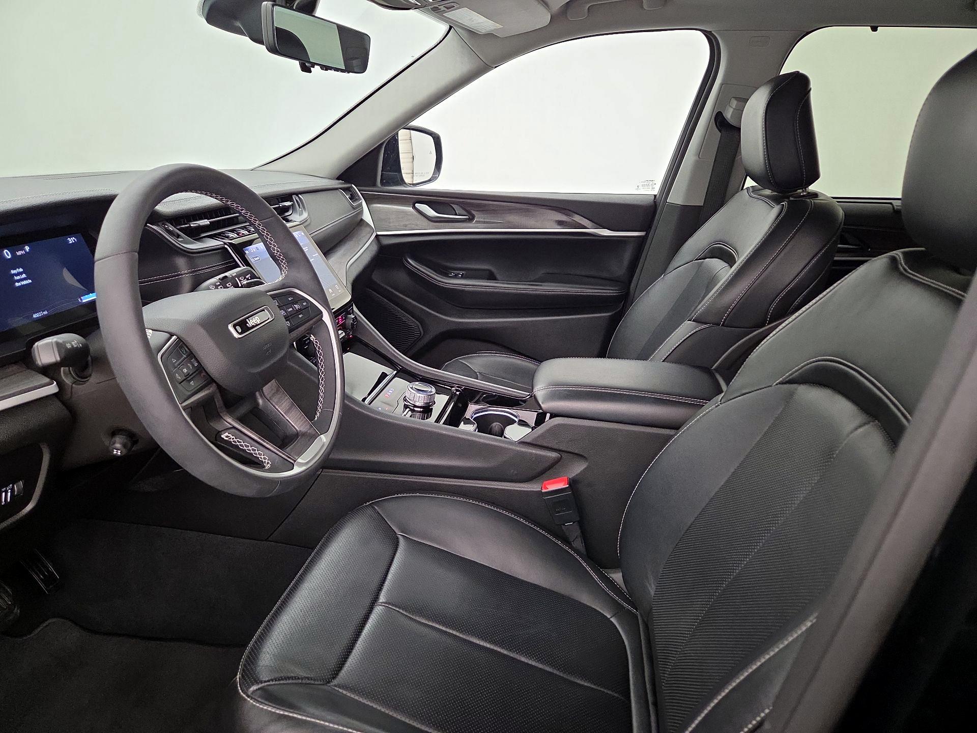 Thumbnail: 2023 Jeep Grand Cherokee - 11